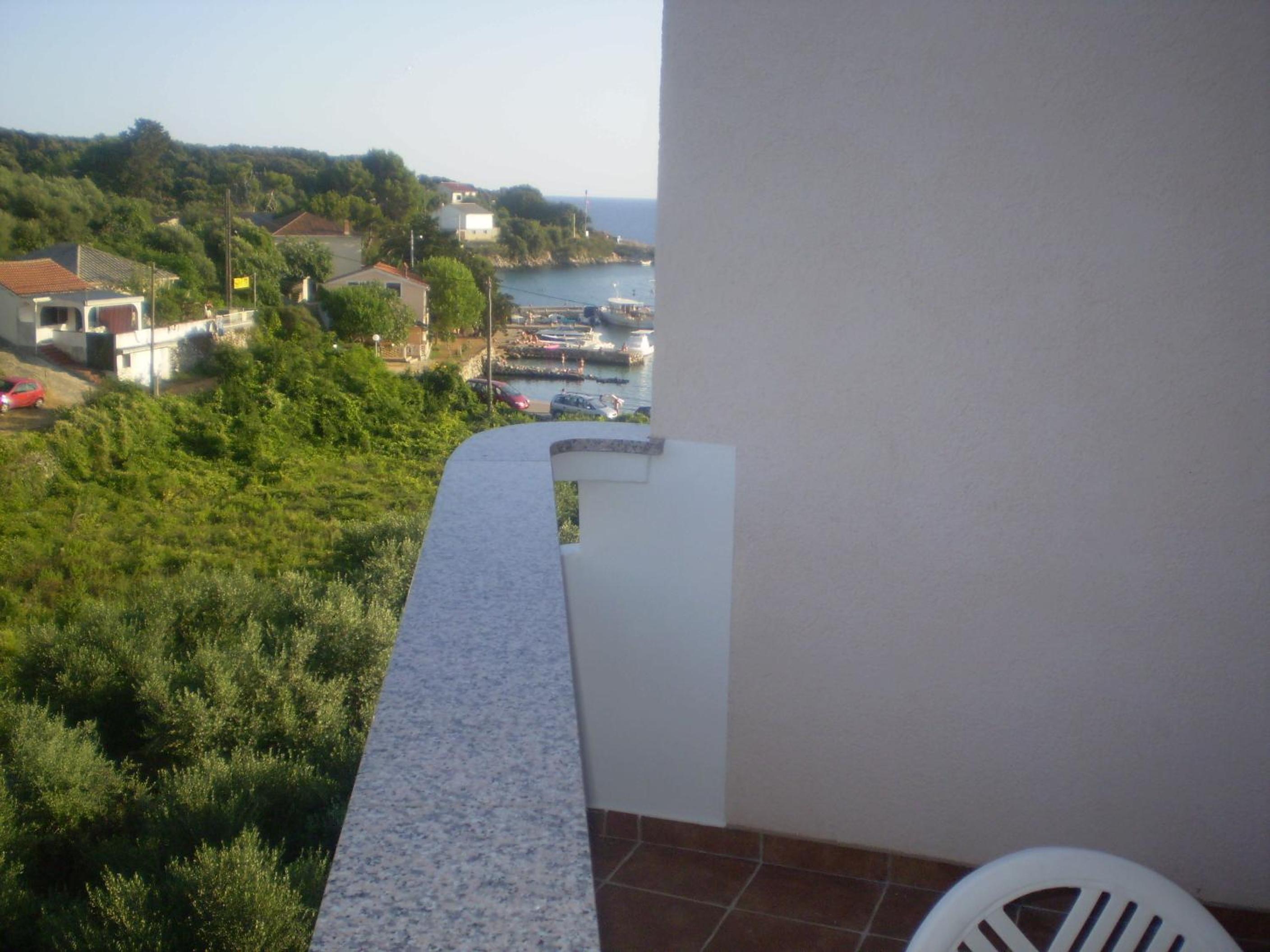 Apartment with Balcony photo 3