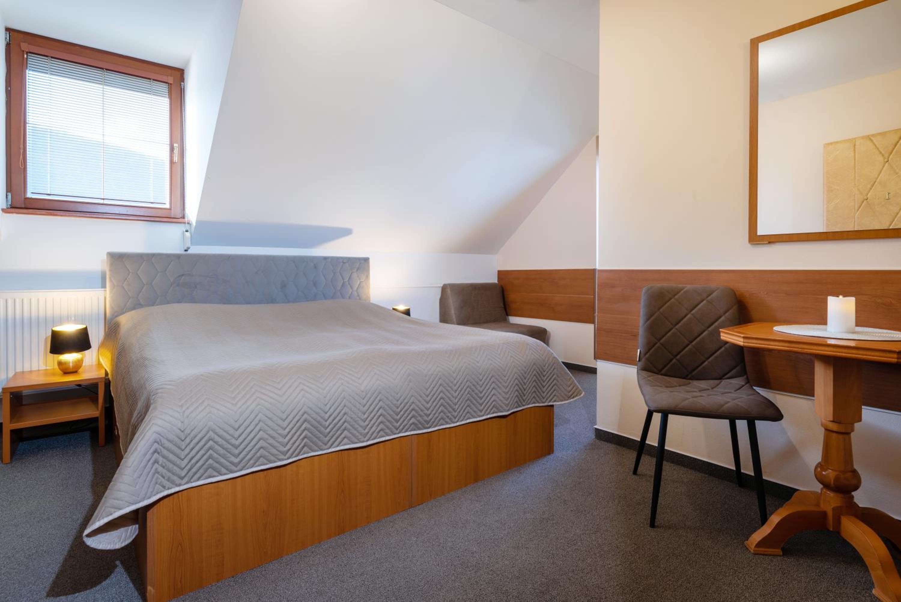 Deluxe Double Room with Balcony photo 2