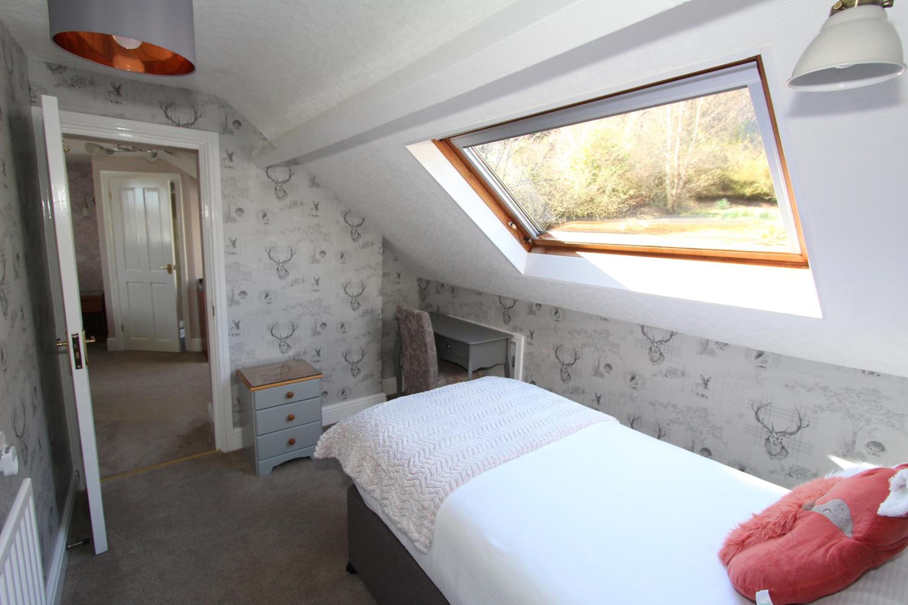 Family Suite with Mountain and Garden View