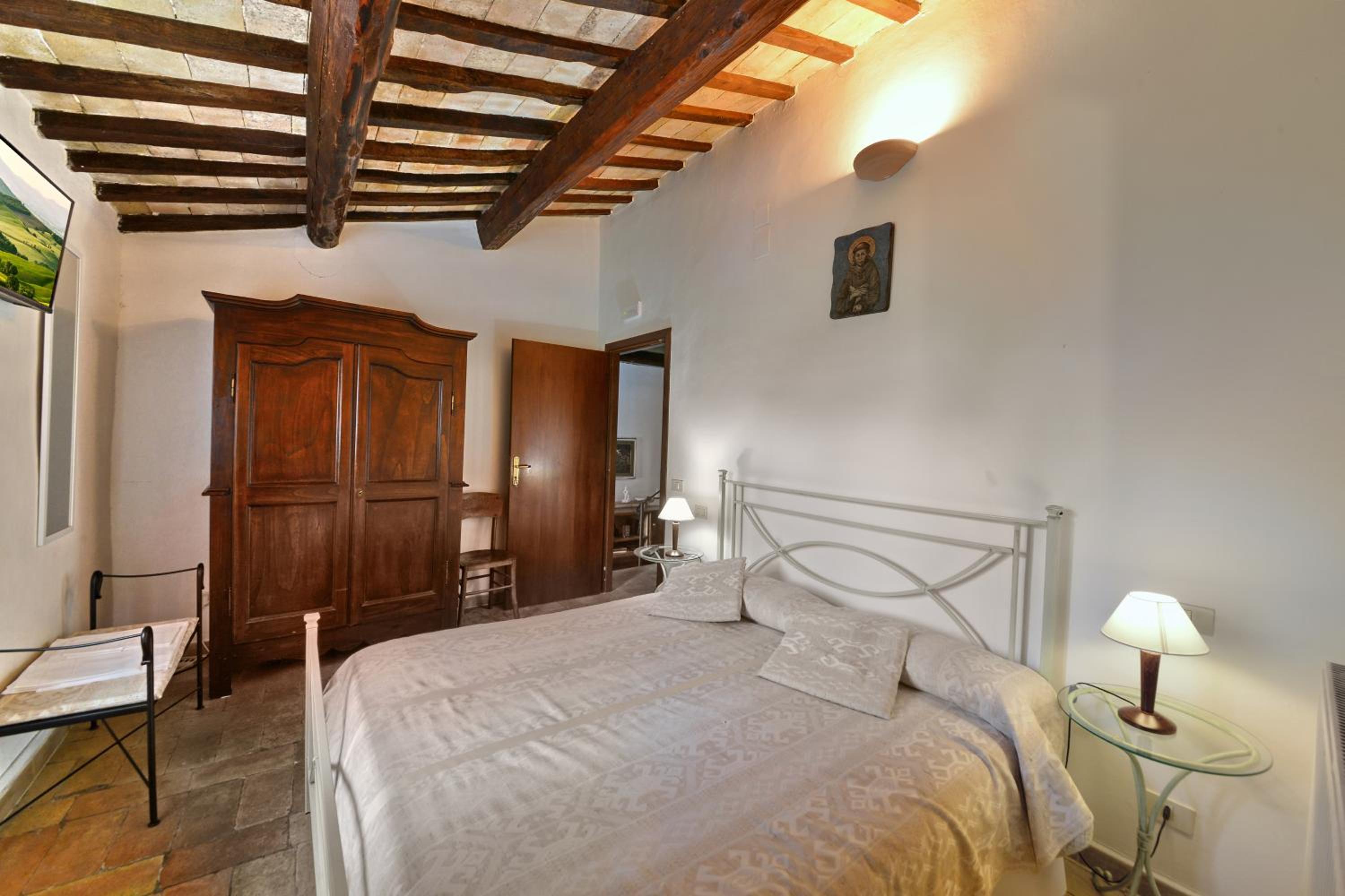 Double Room - Photo 4