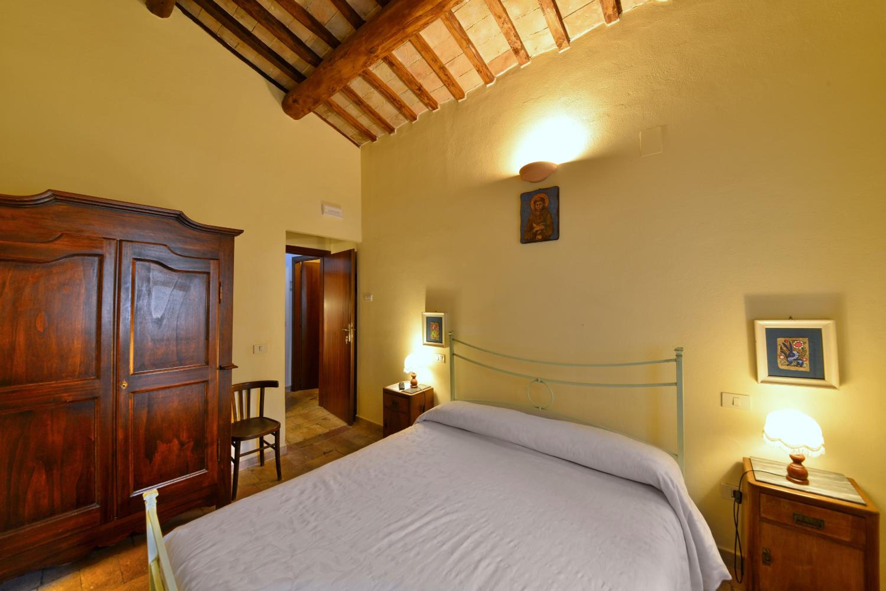 Double Room - Photo 6