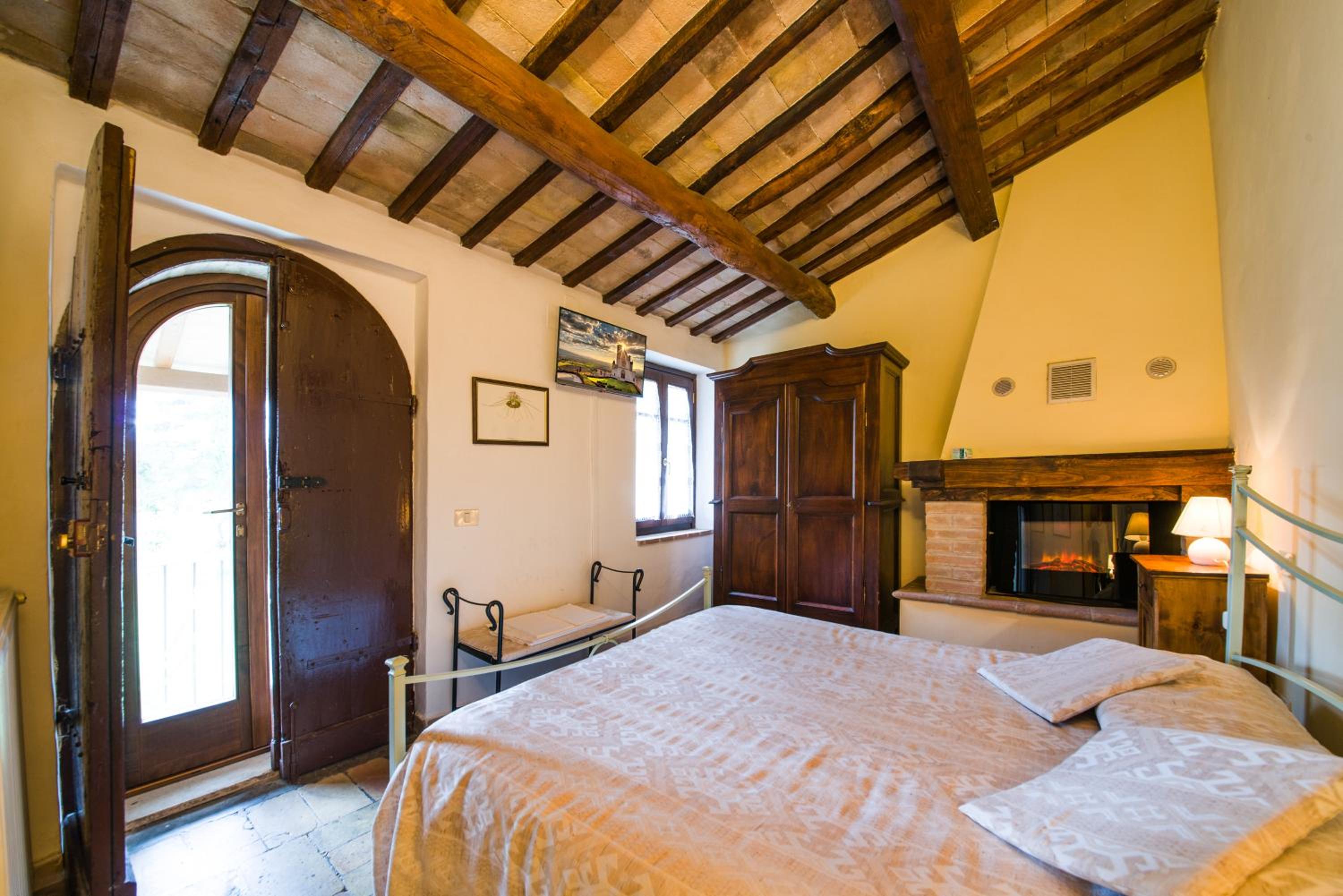 Double Room - Photo 2