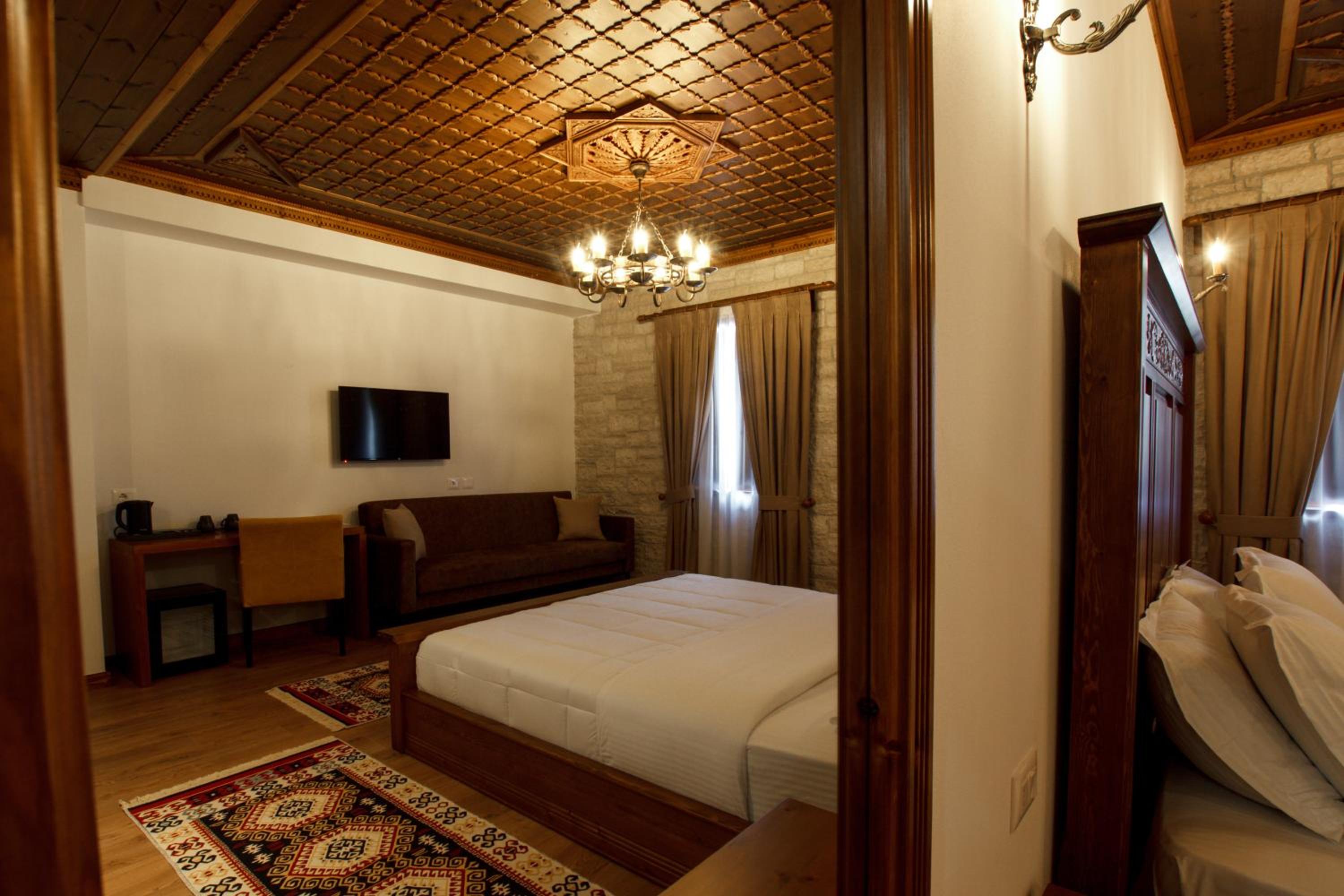 Deluxe Queen Room photo 2