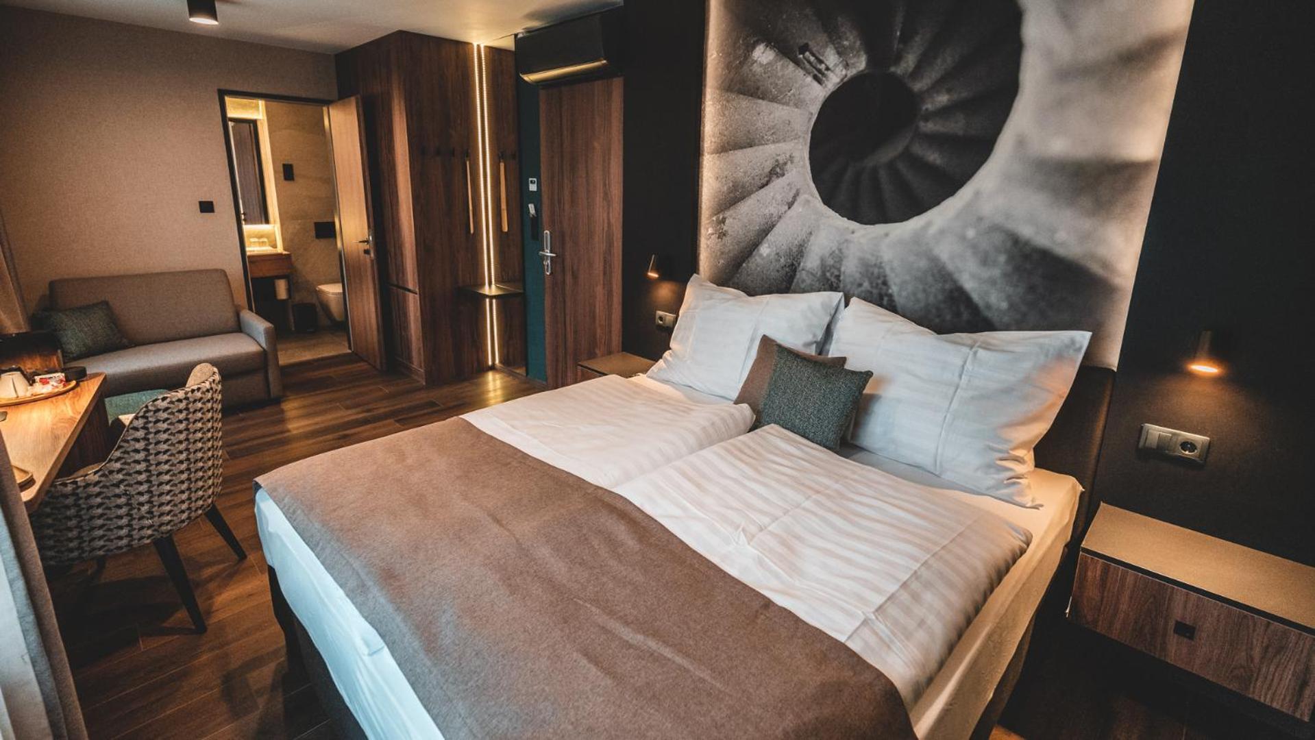 Double Room with Extra Bed photo 1