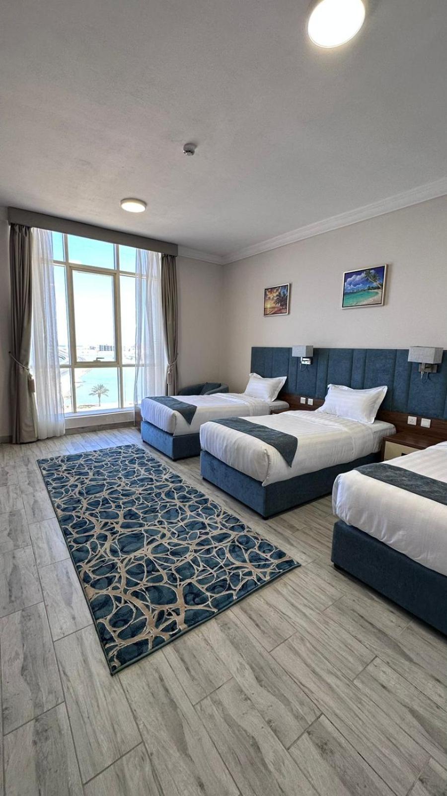Superior Suite with Sea View - Photo 2