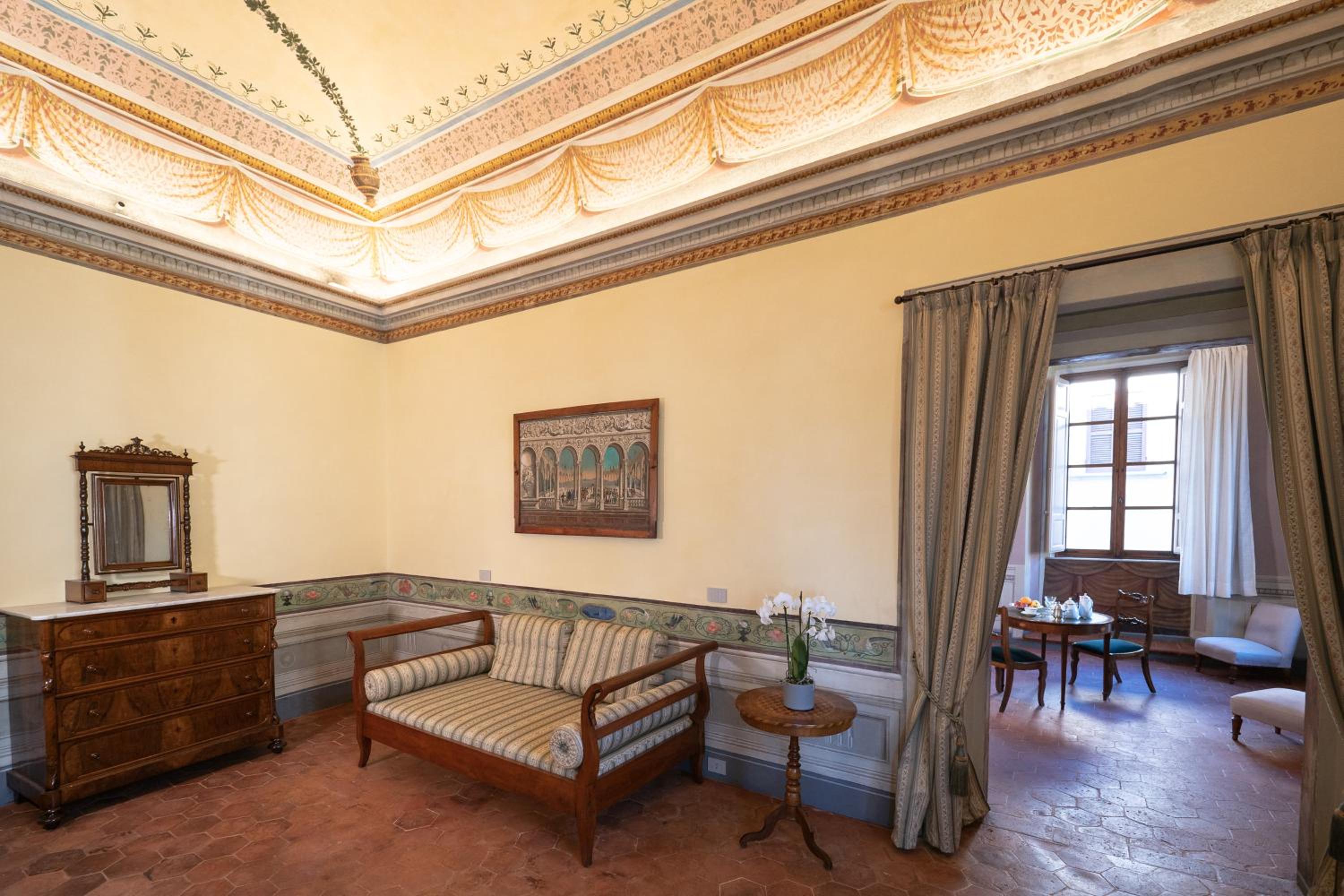 Superior Suite - Photo 36