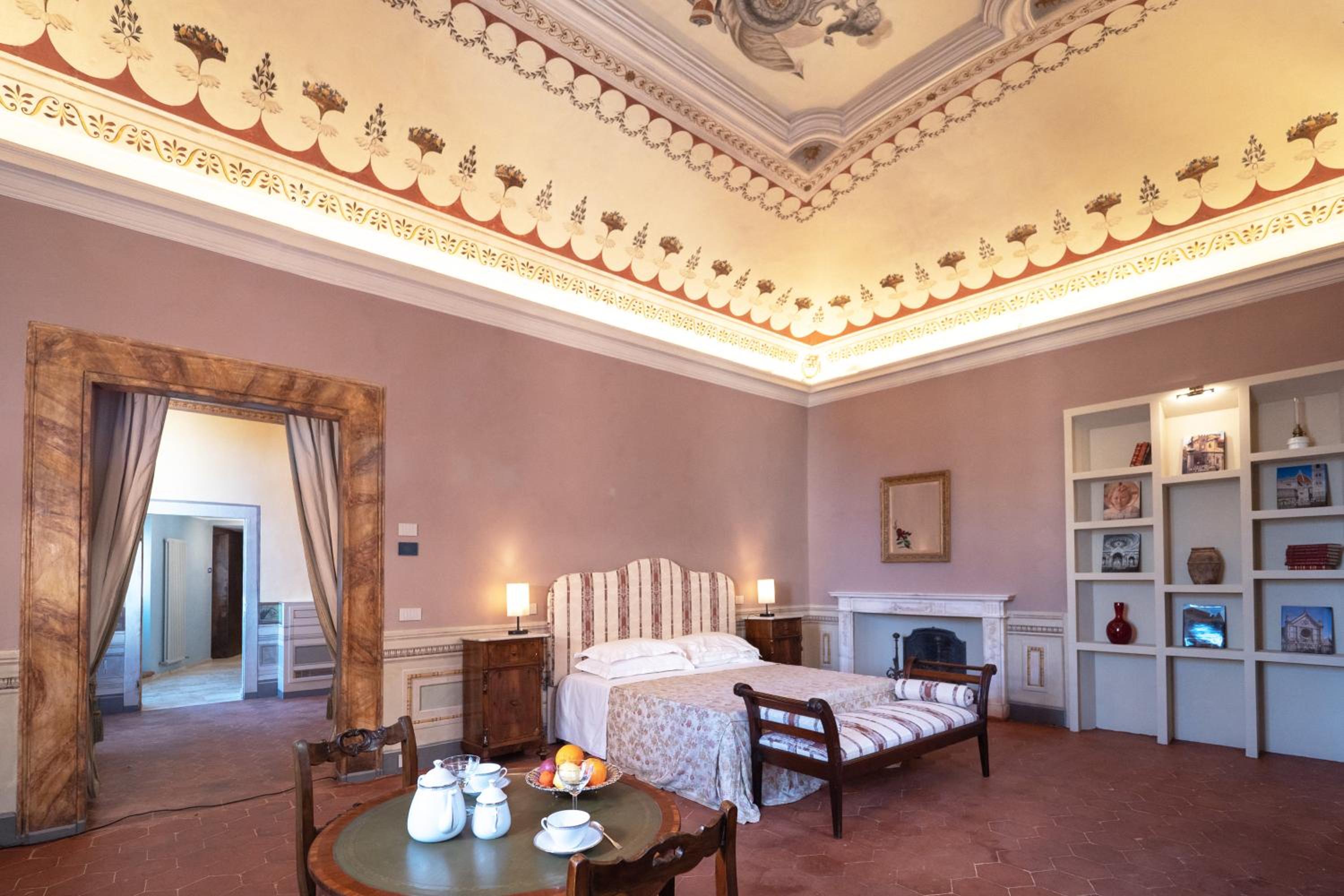 Superior Suite - Photo 1