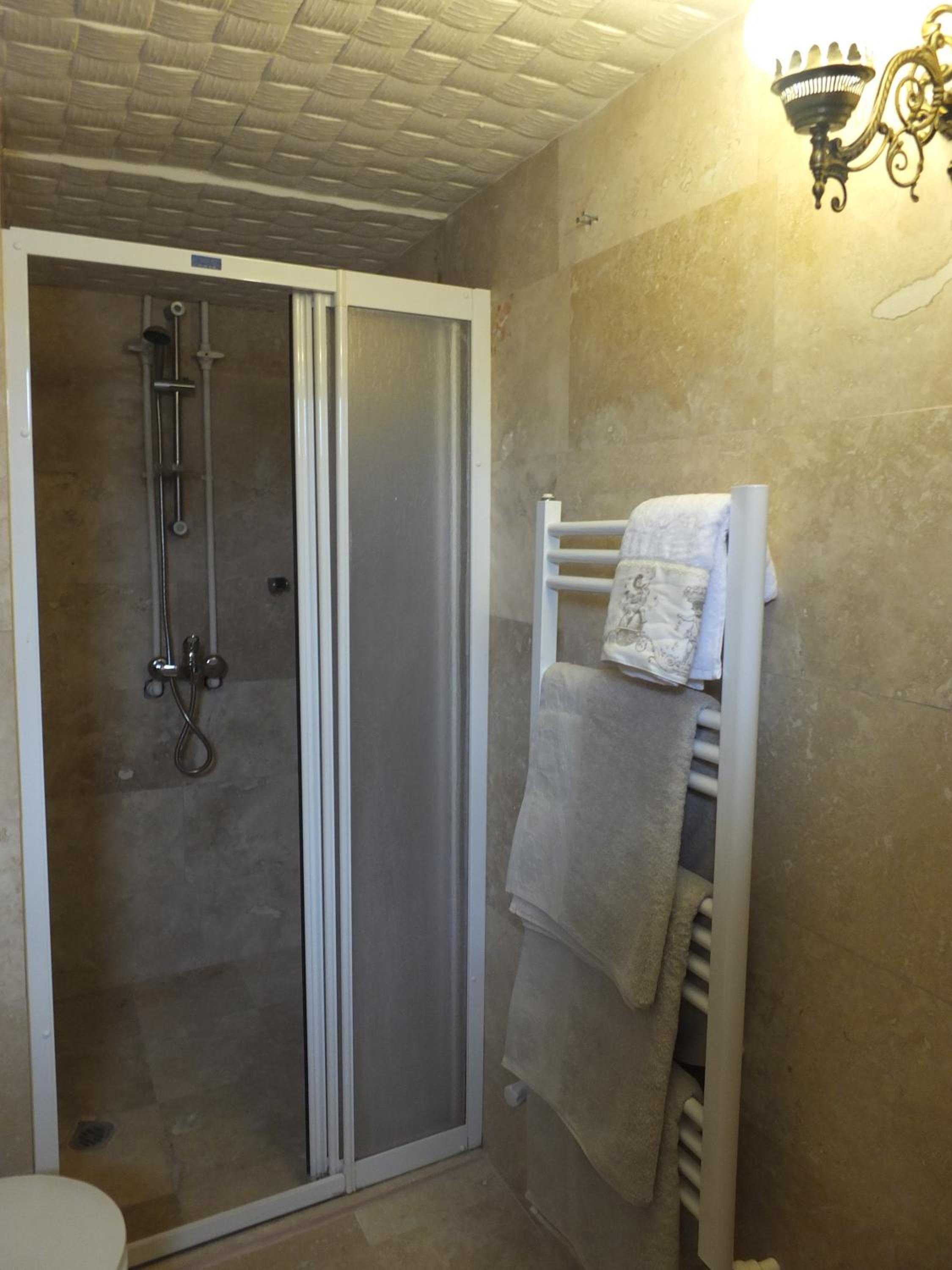 Luxury Triple Room - Photo 13