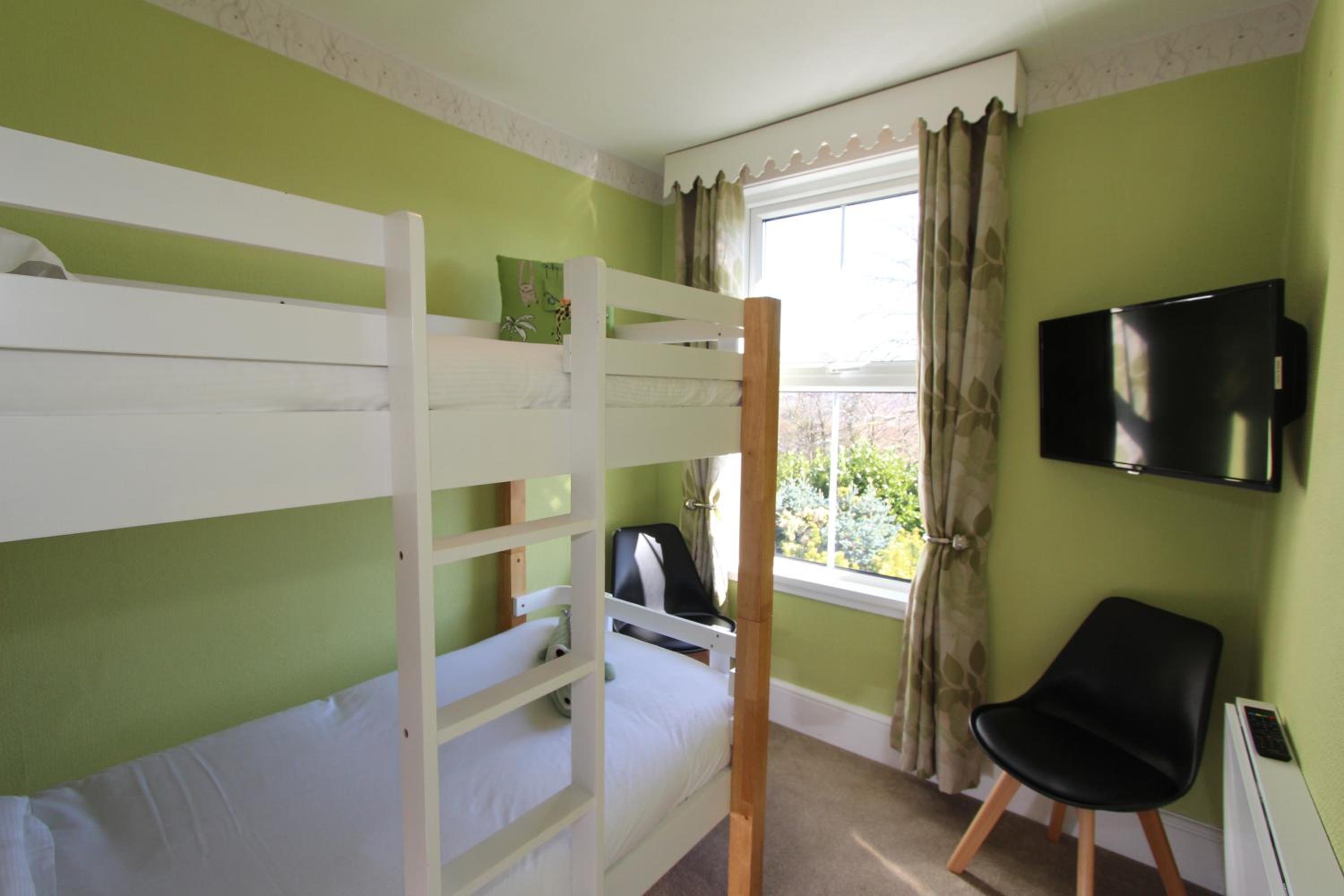 Family Suite with Mountain View photo 2