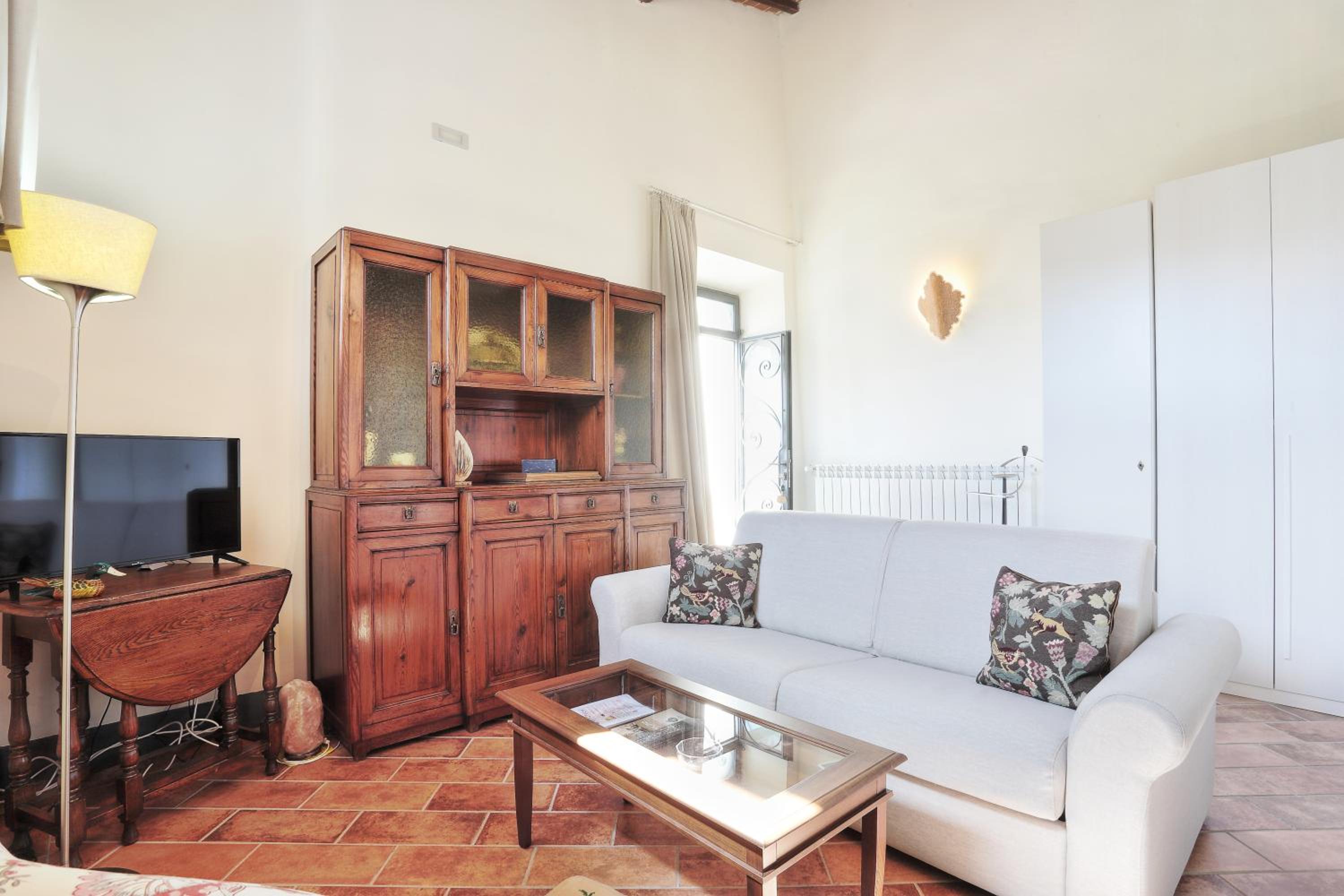 Studio Apartment photo 1