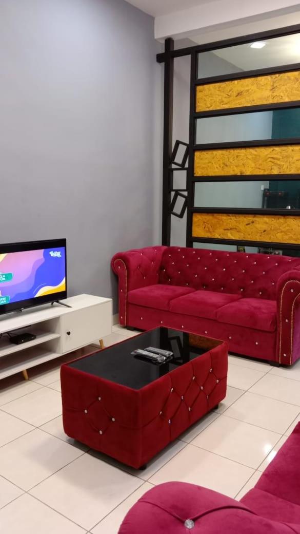 Three-Bedroom House photo 1