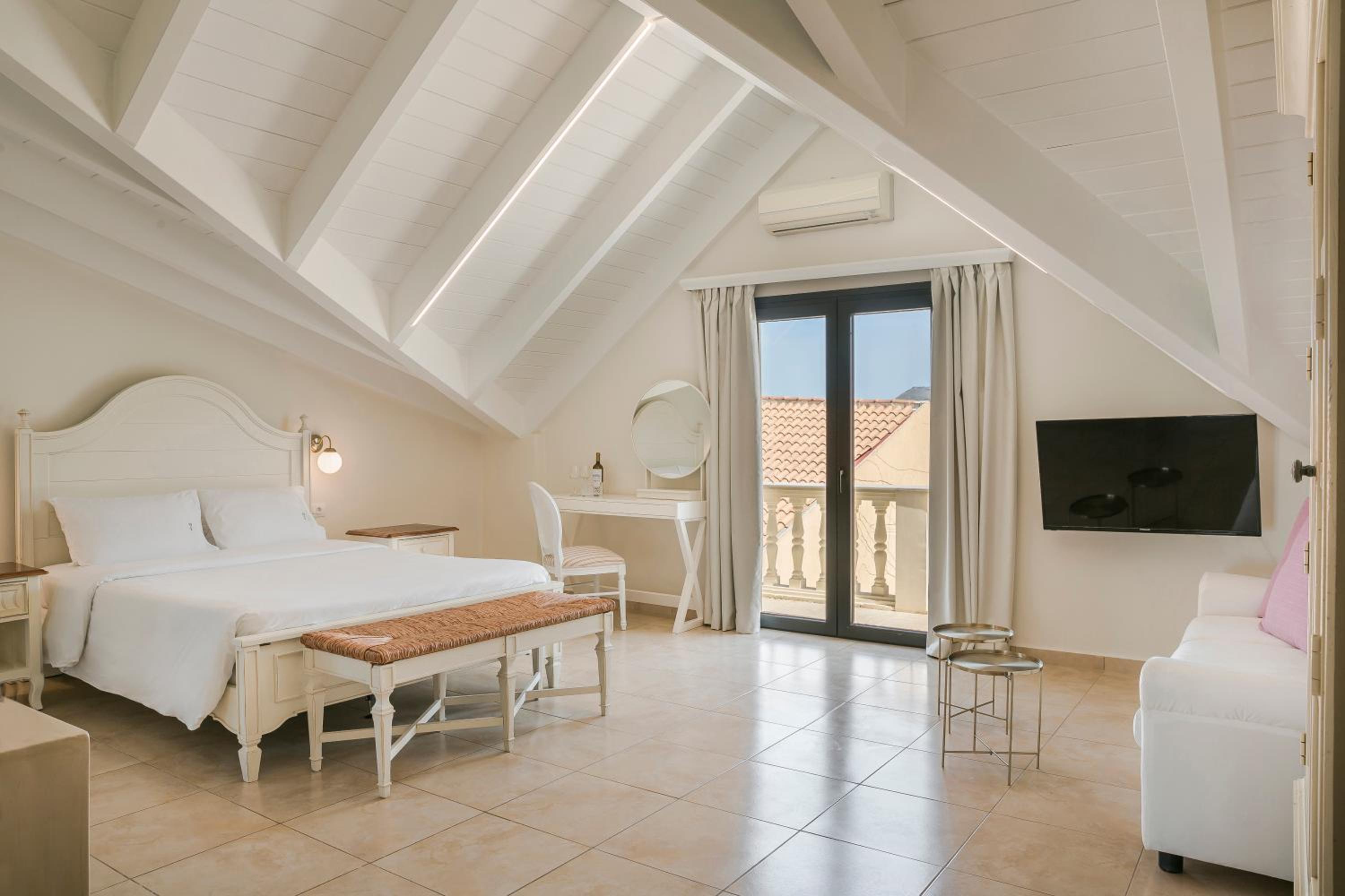 Deluxe Loft Suite
