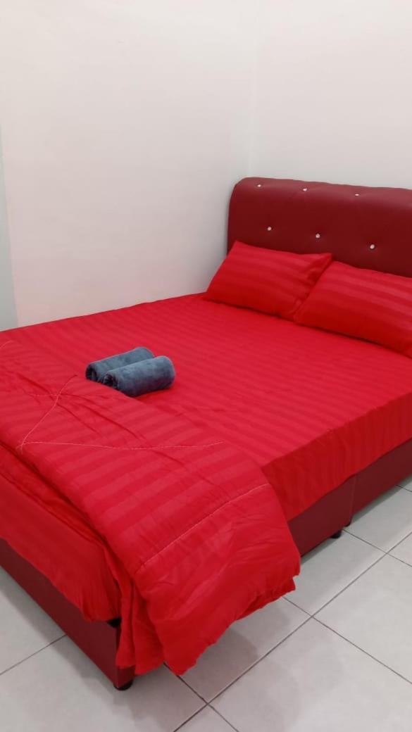 Three-Bedroom House photo 2