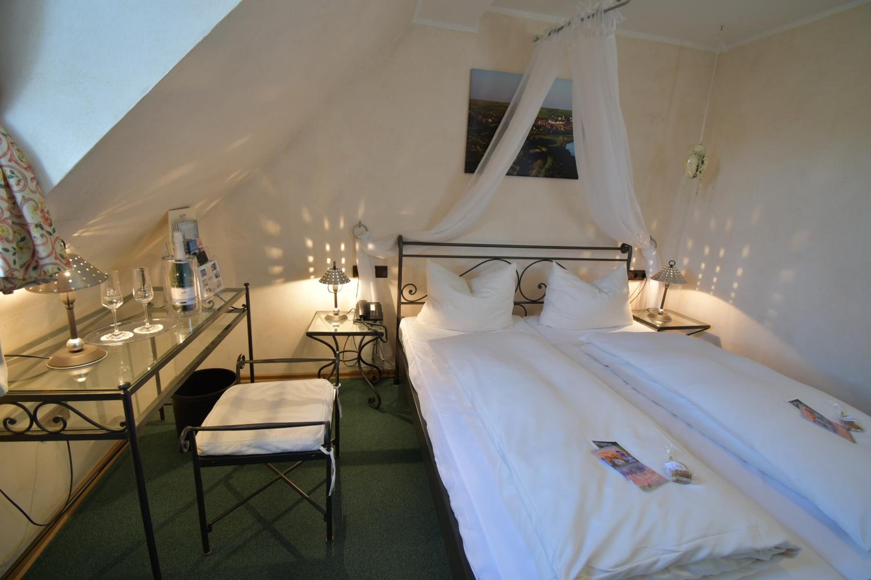 Standard Double Room - Photo 1