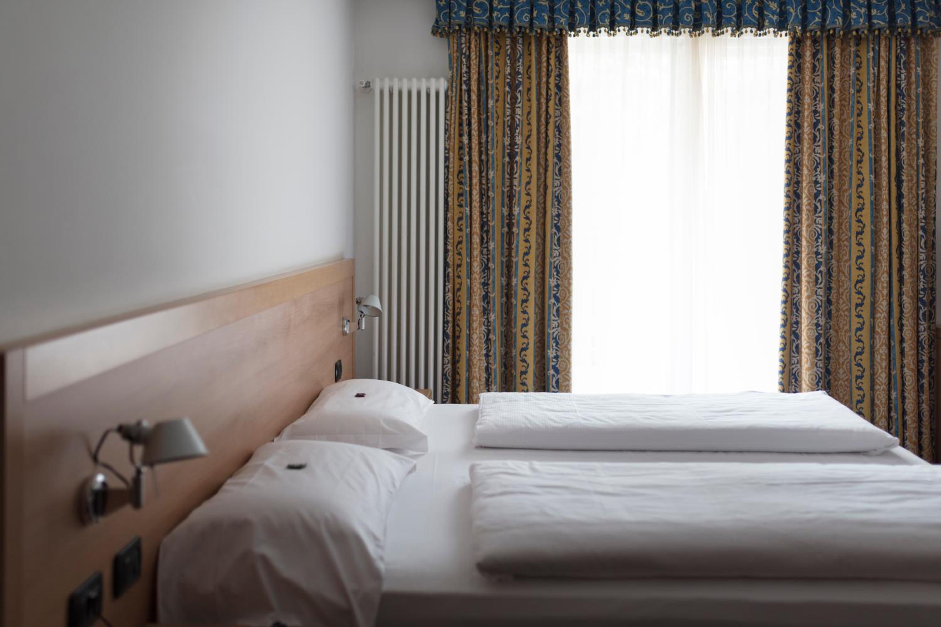 Standard Double Room - Photo 3