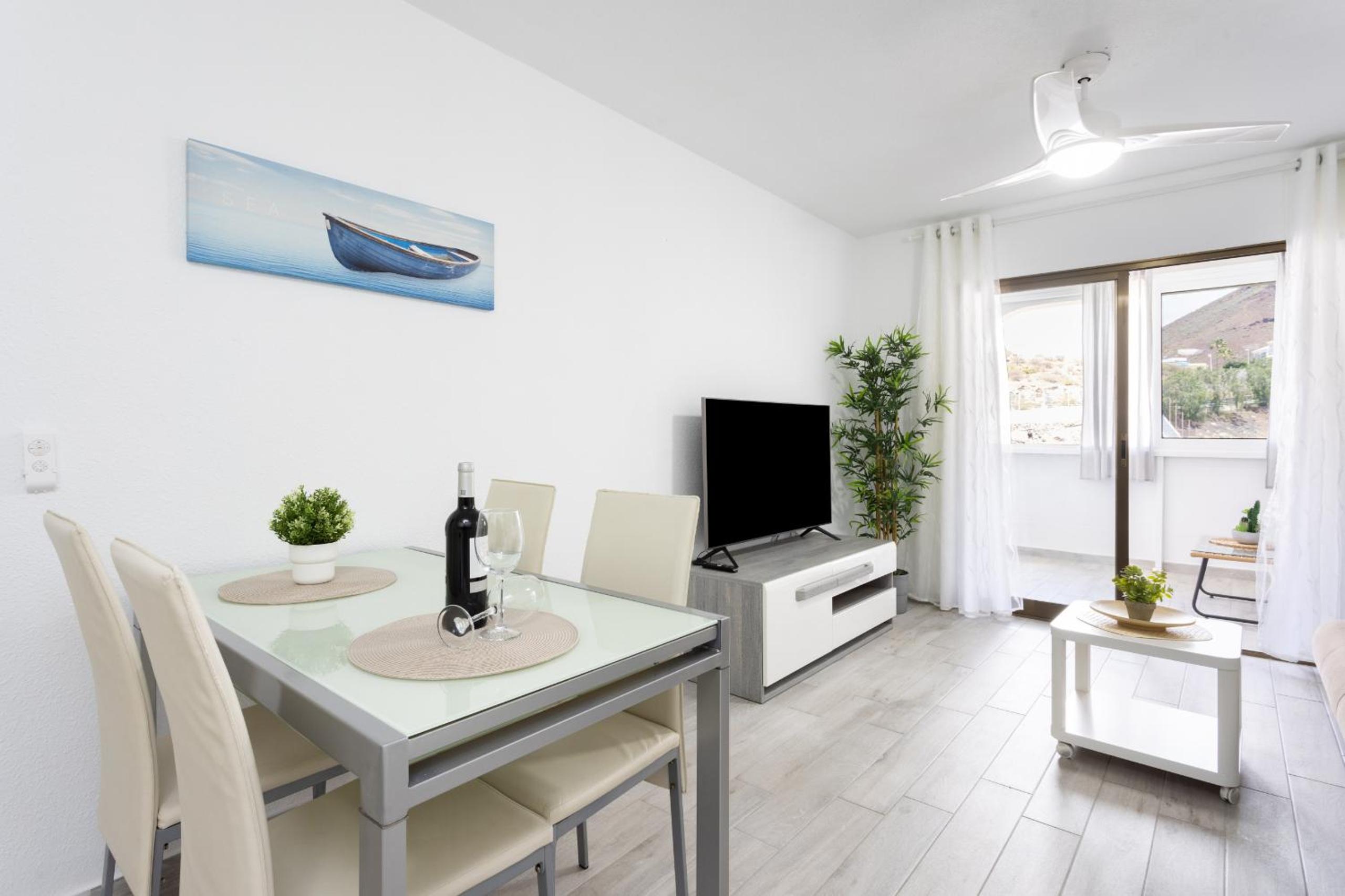Apartamento con Balcón