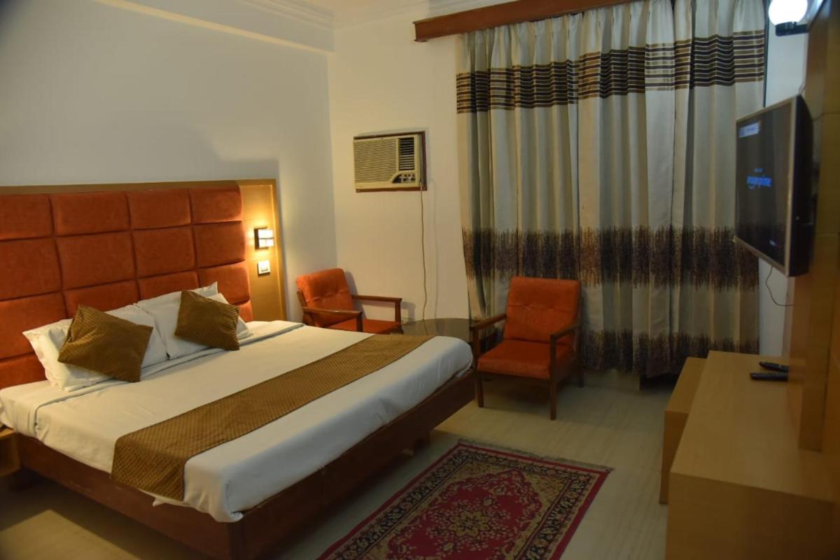 Deluxe Room - Photo 7