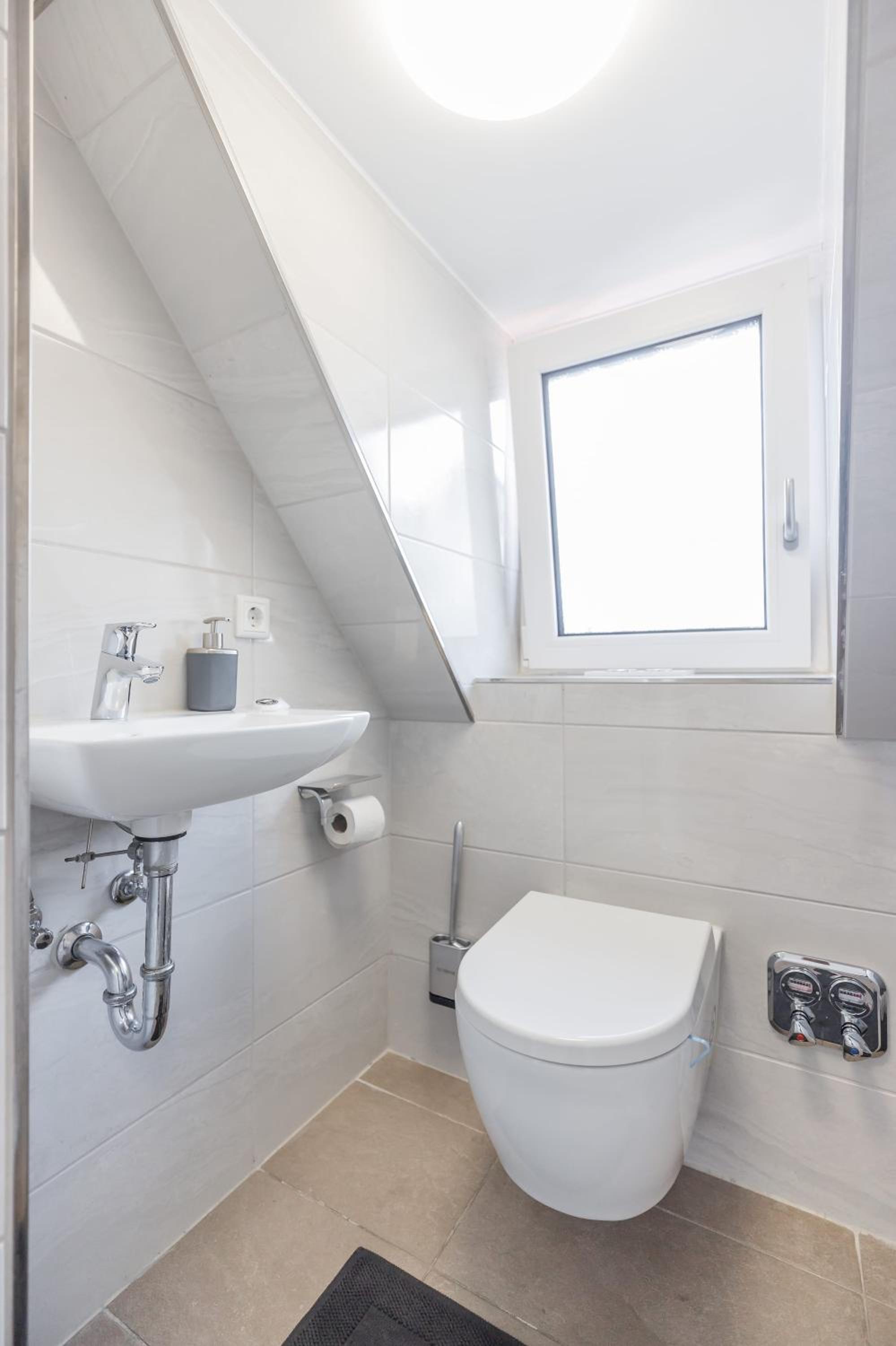 Double or Twin Room with Shared Bathroom photo 2