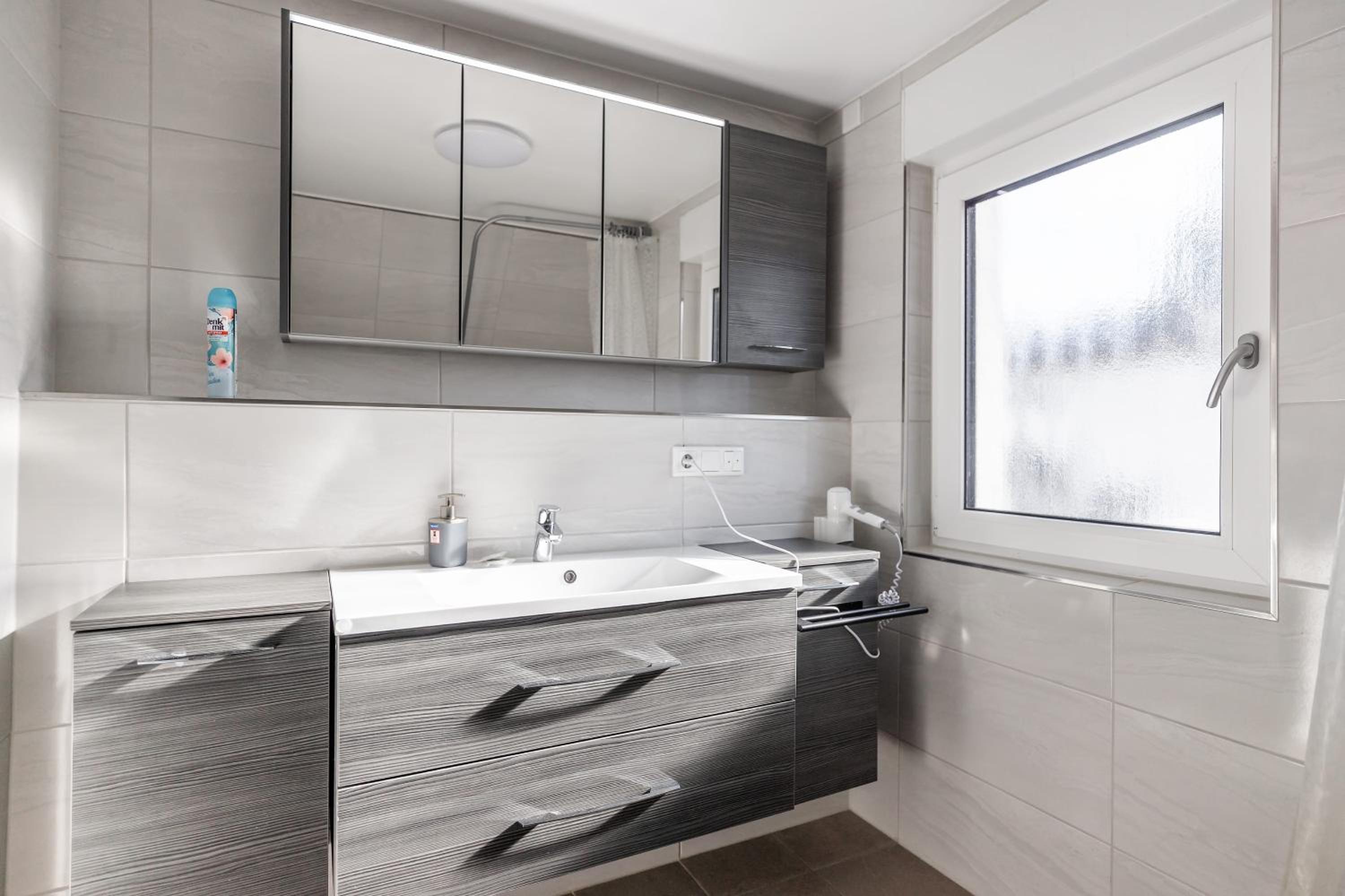 Double or Twin Room with Shared Bathroom photo 3