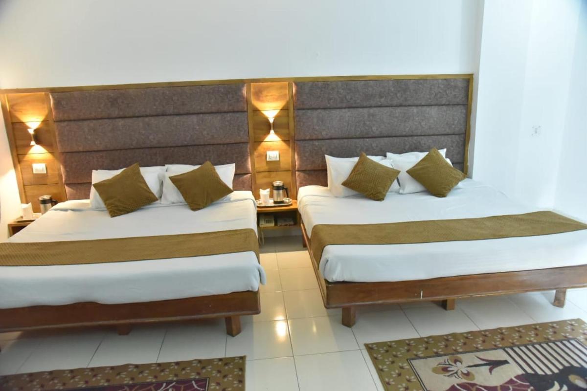 Family Room - Photo 3