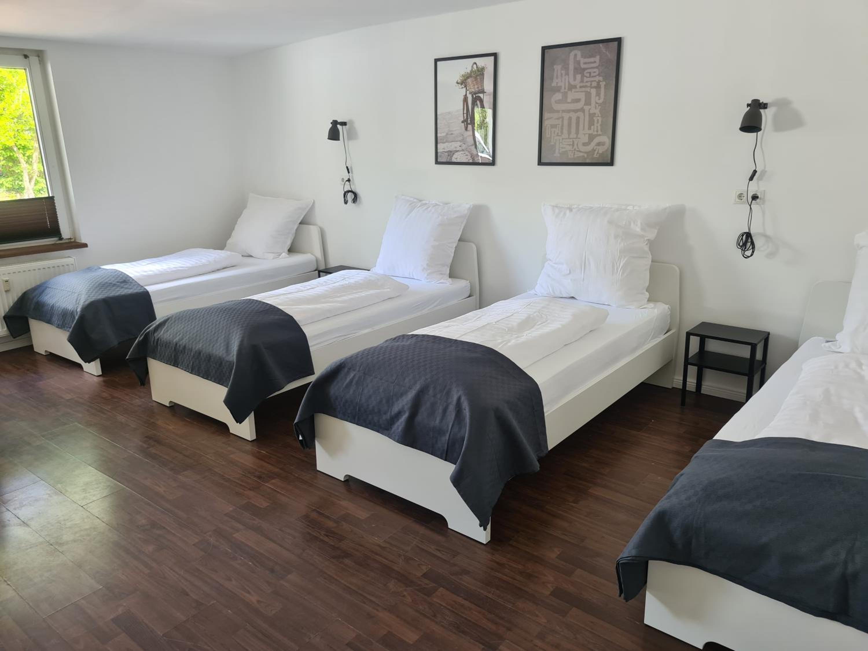 Economy Quadruple Room with Shared Bathroom photo 1