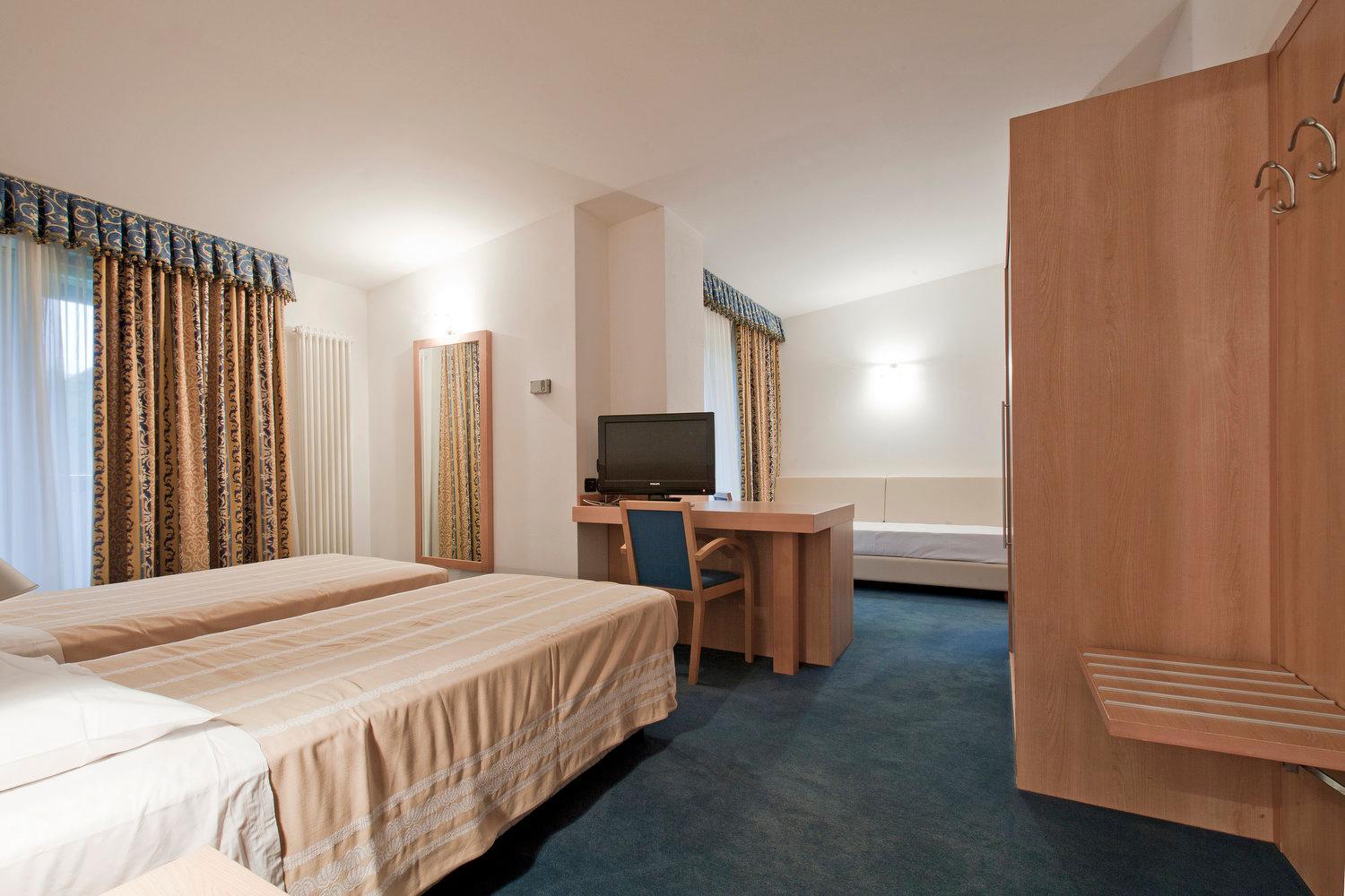 Superior Triple Room - Photo 3