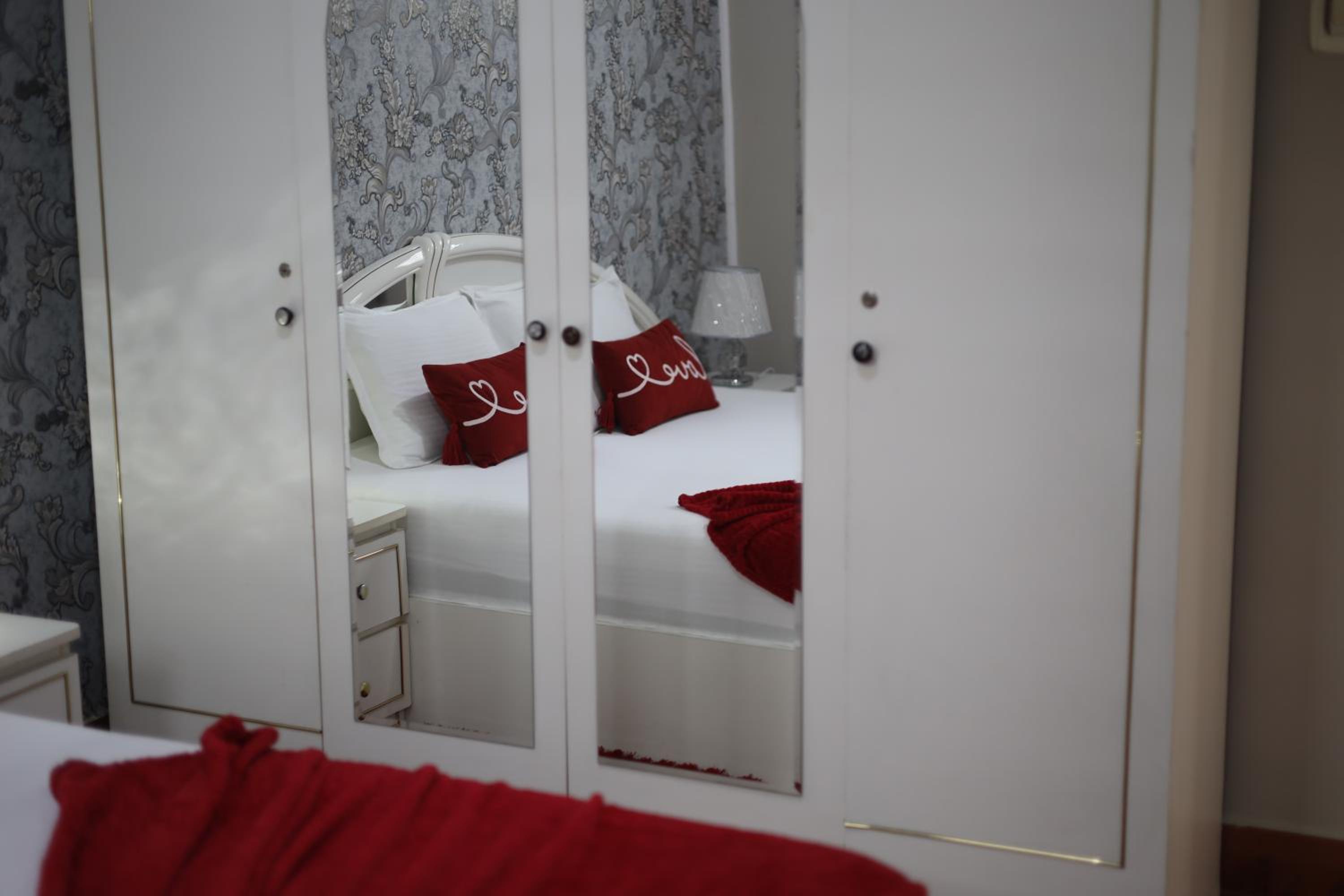 Double Room - Photo 12