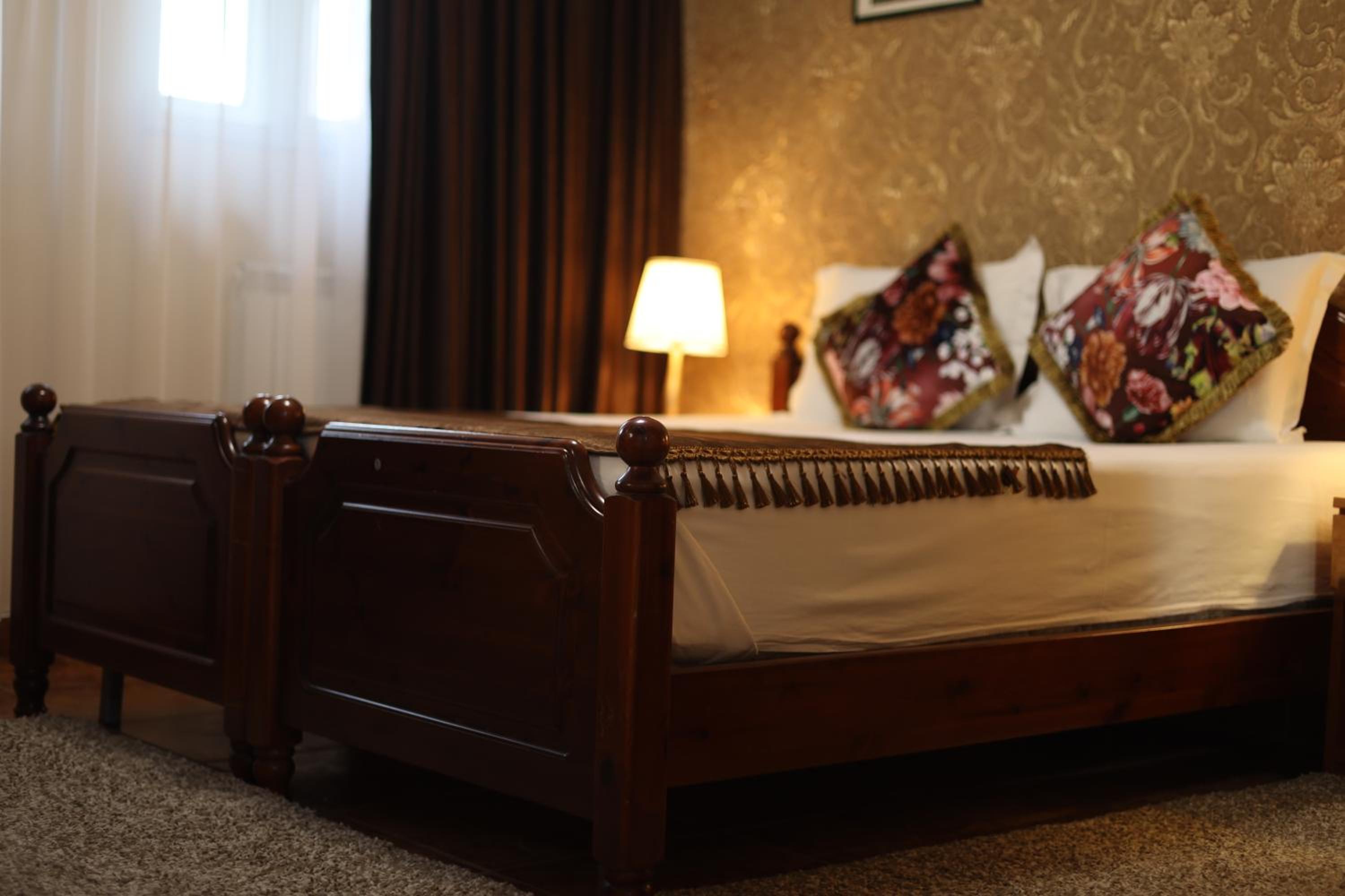 Double Room - Photo 11