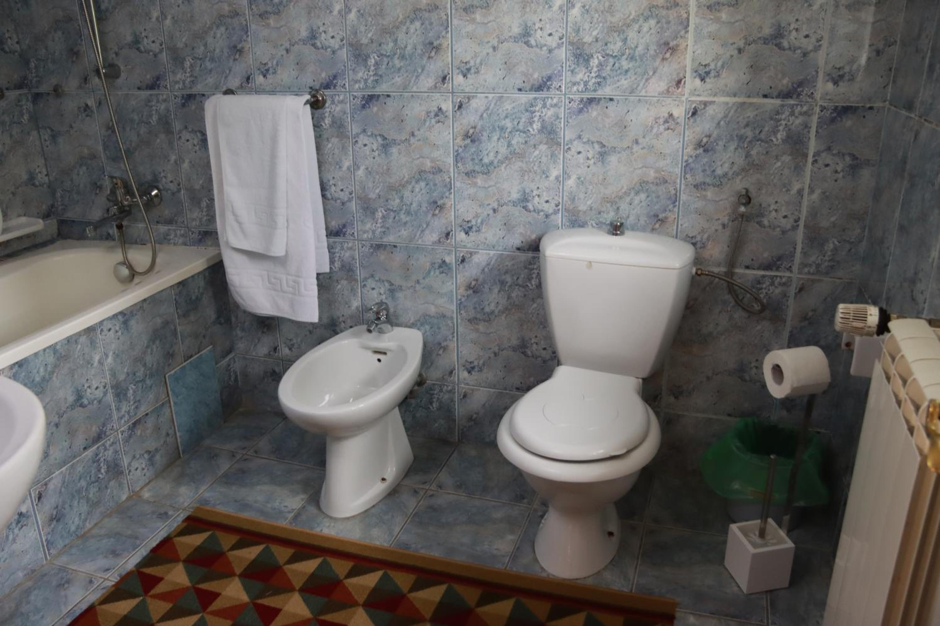 Double Room - Photo 19