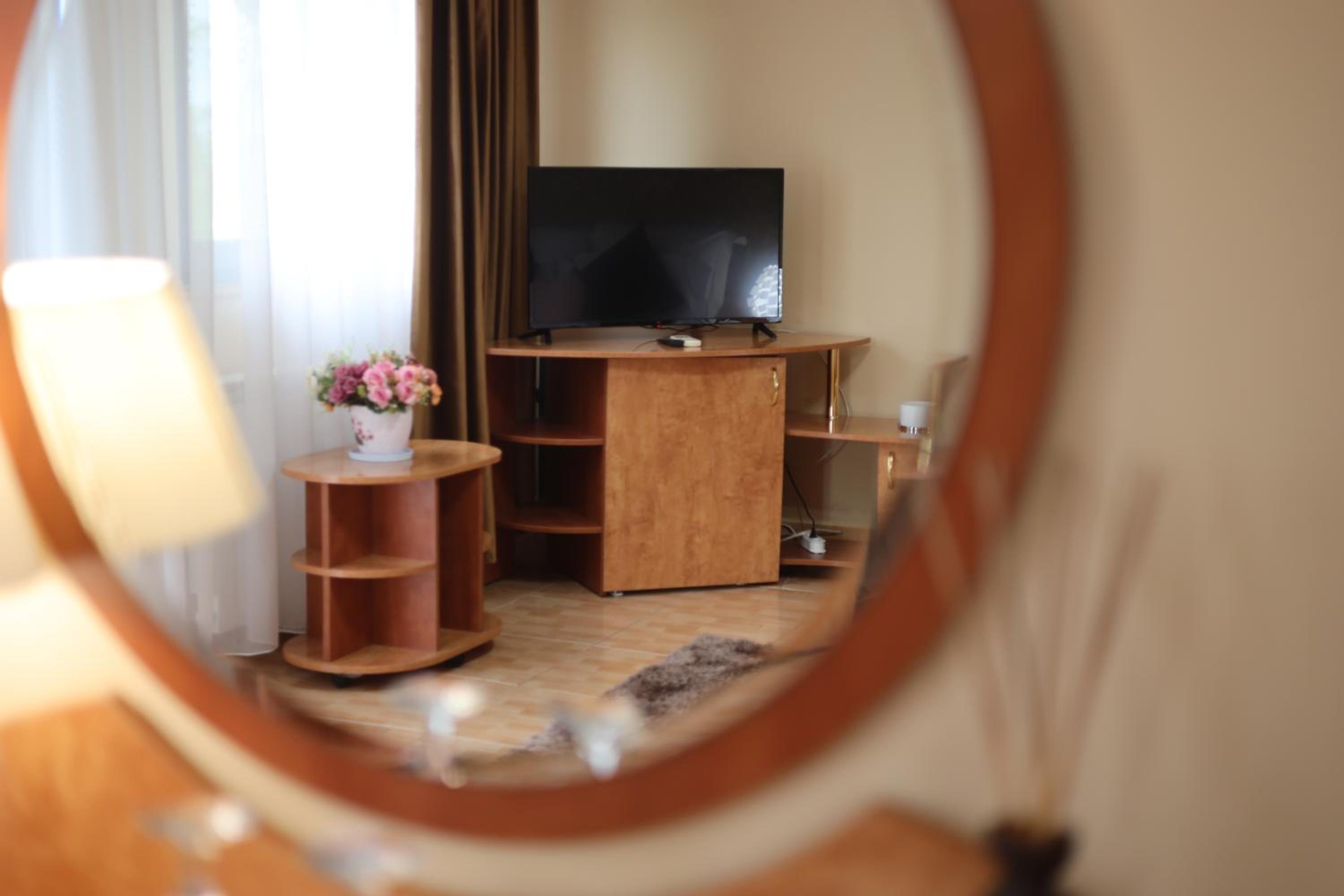 Deluxe Room (2 Adults + 1 Child) - Photo 7