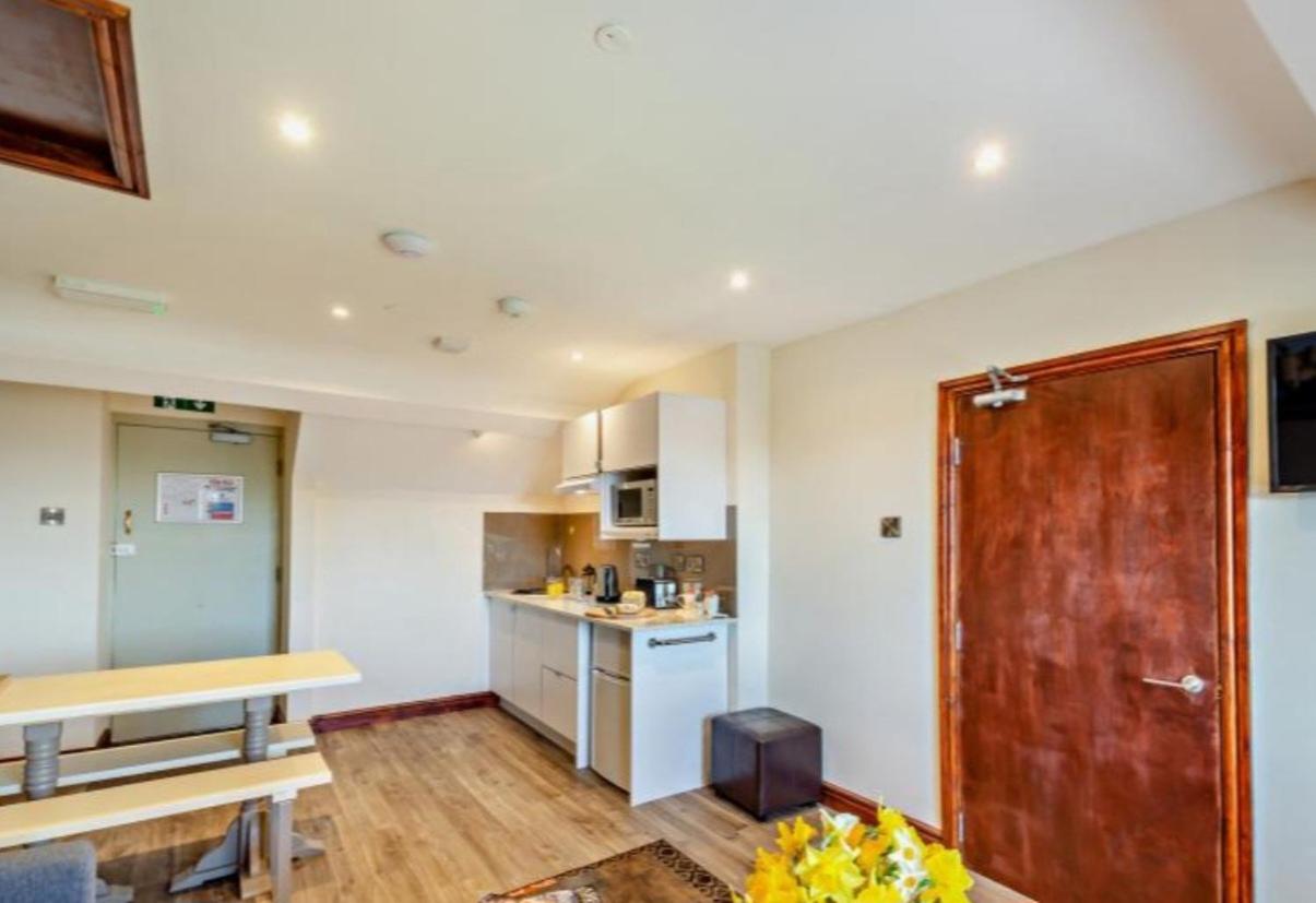 Apartment with Garden View - Photo 7