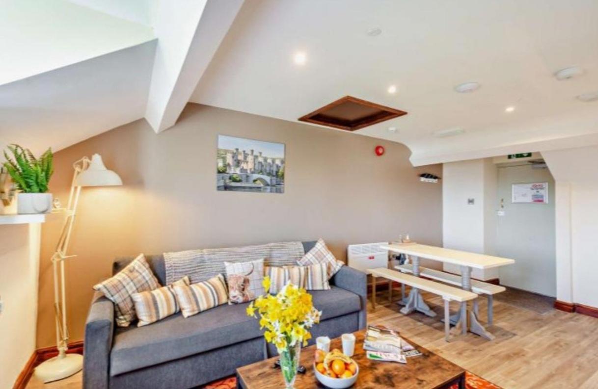 Apartment with Garden View - Photo 8