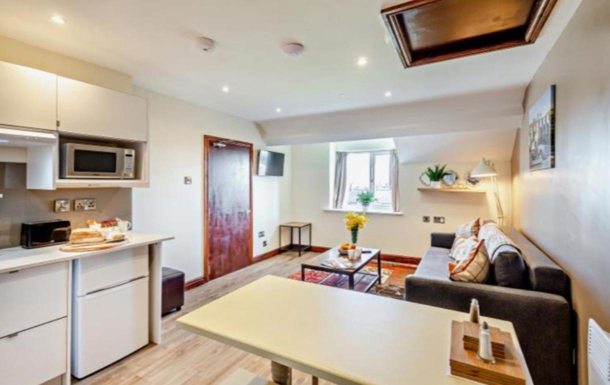 Apartment with Garden View - Photo 9