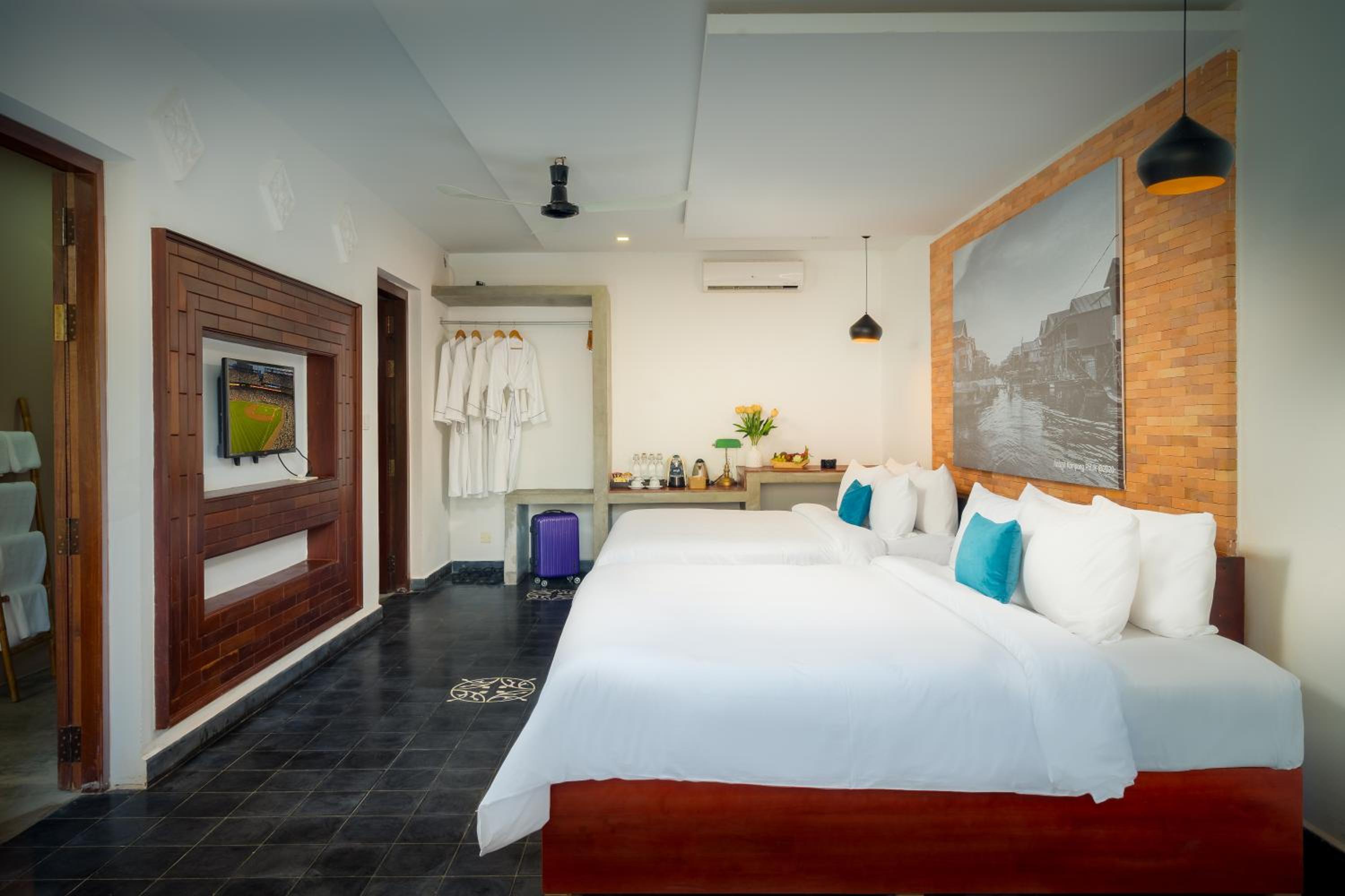 Family Suite Pool Access