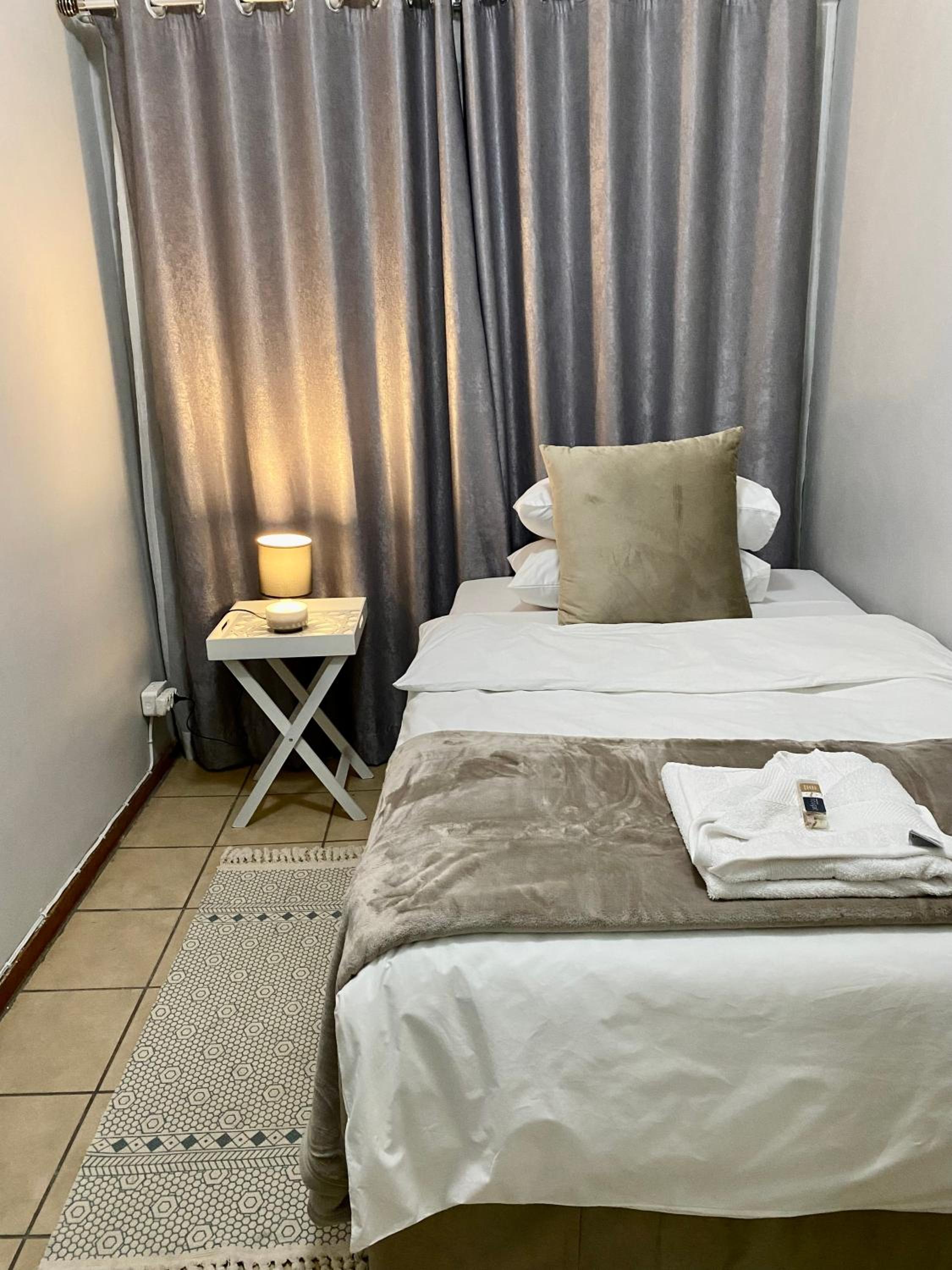 Deluxe Single Room photo 3