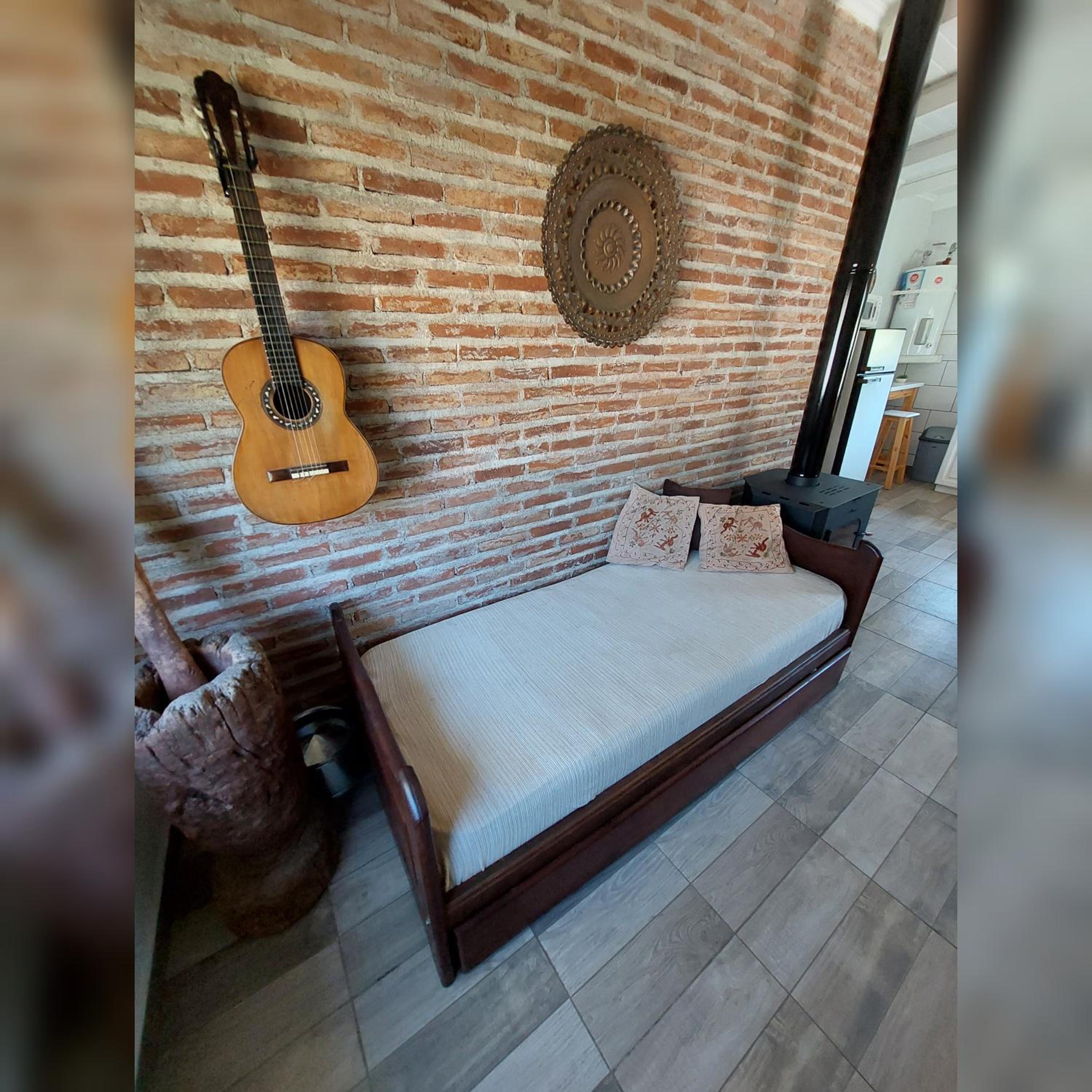 One-Bedroom House photo 1