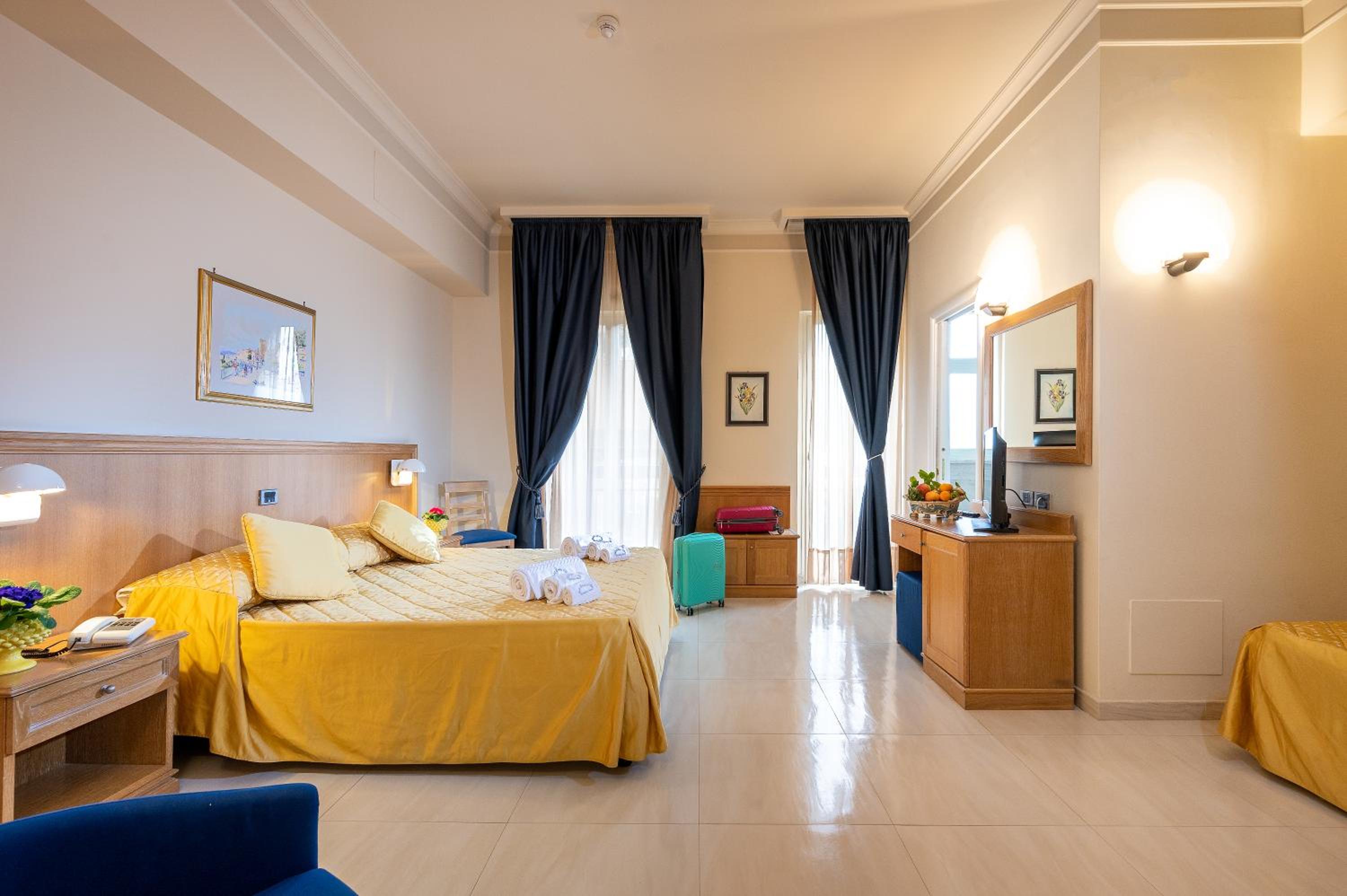 Triple Room - Photo 9