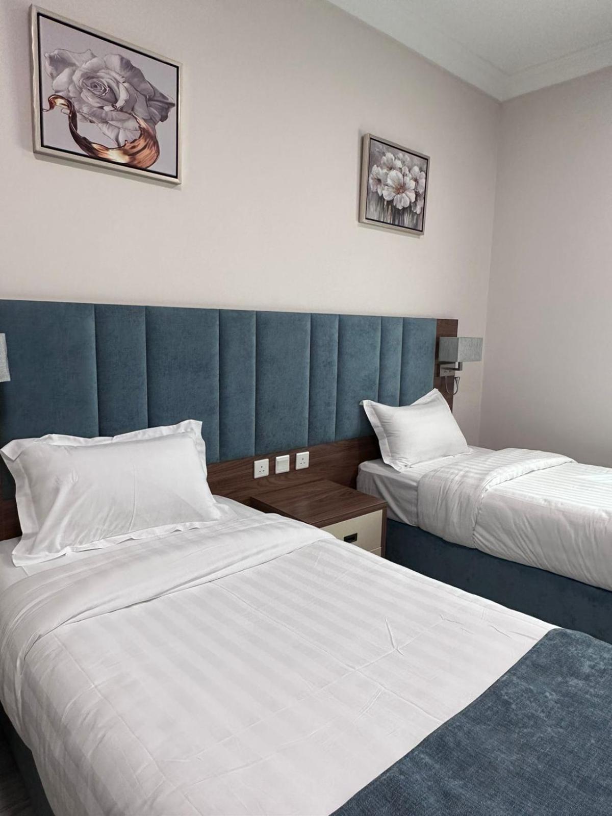 Economy Twin Room - Photo 2
