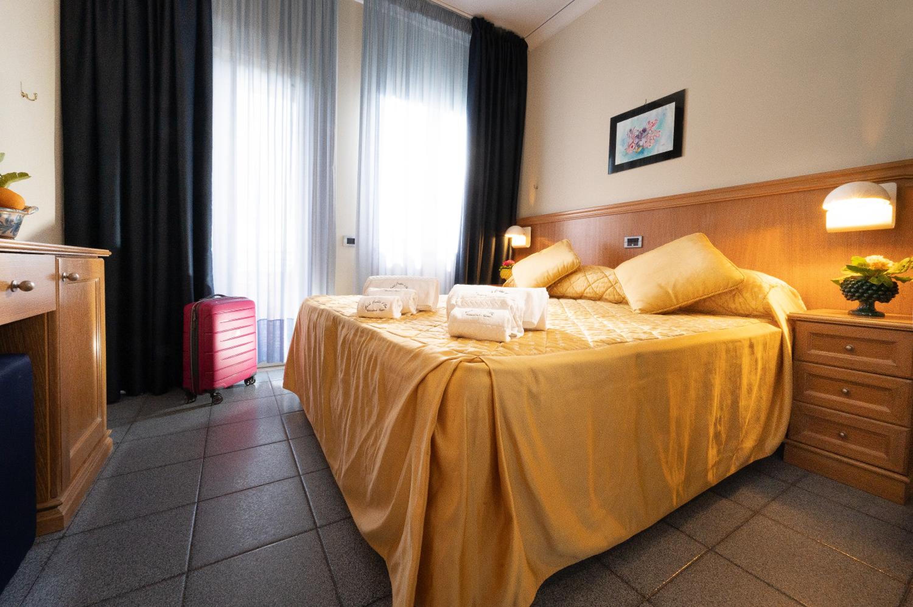 Double Room - Photo 5