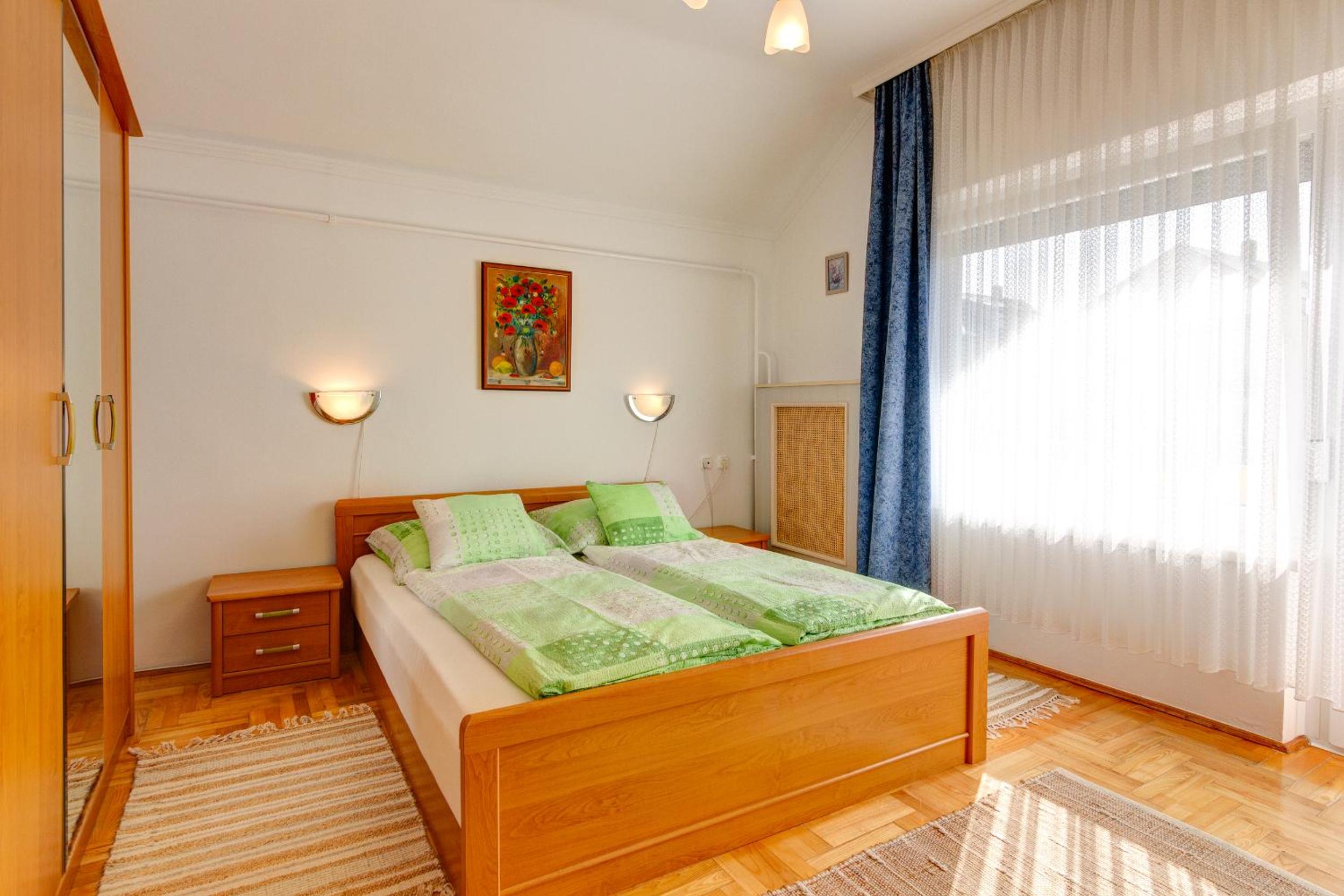 Large Double Room photo 1
