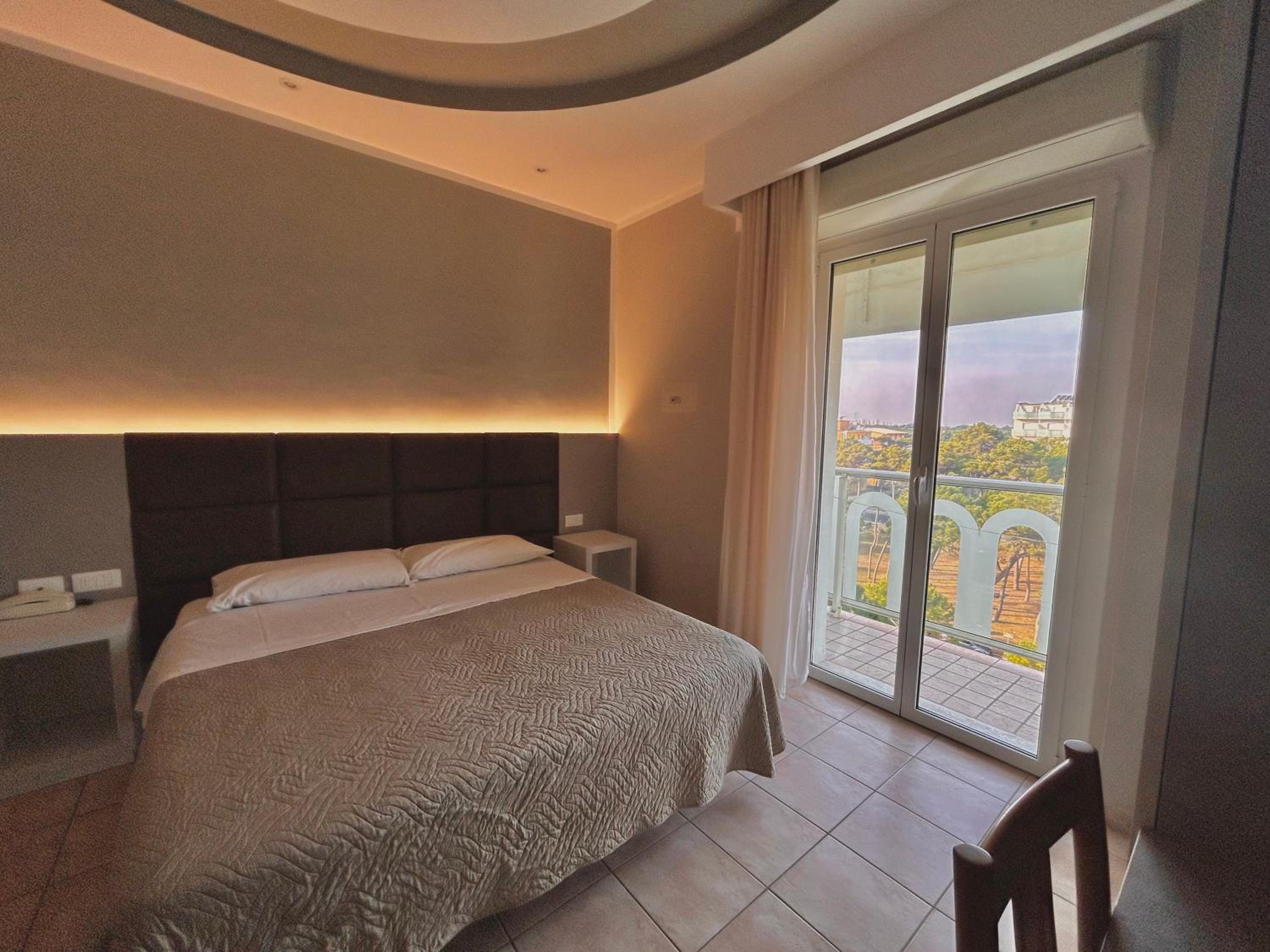 Classic Double Room with Beach Package - Photo 6