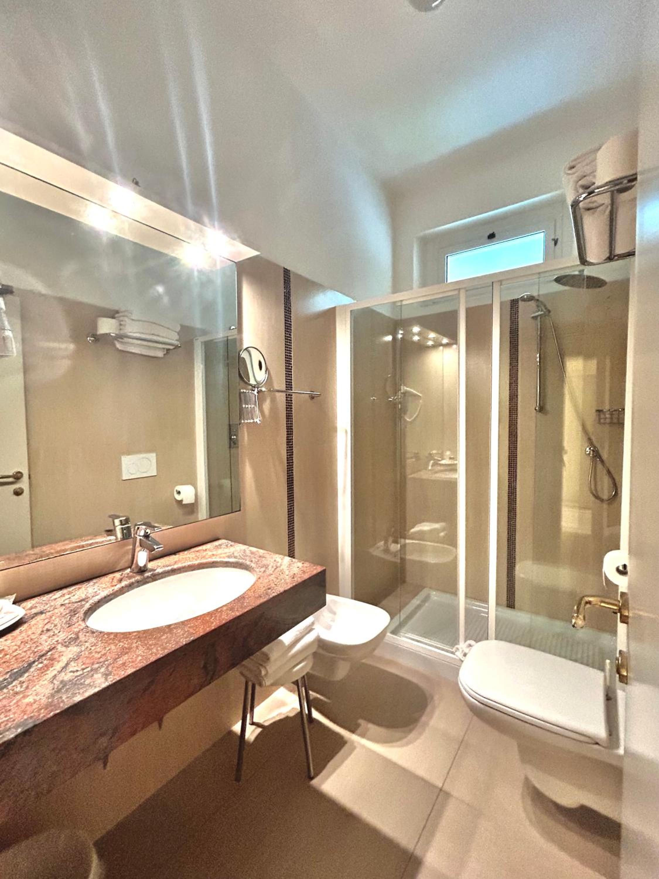 Classic Triple Room - Photo 2