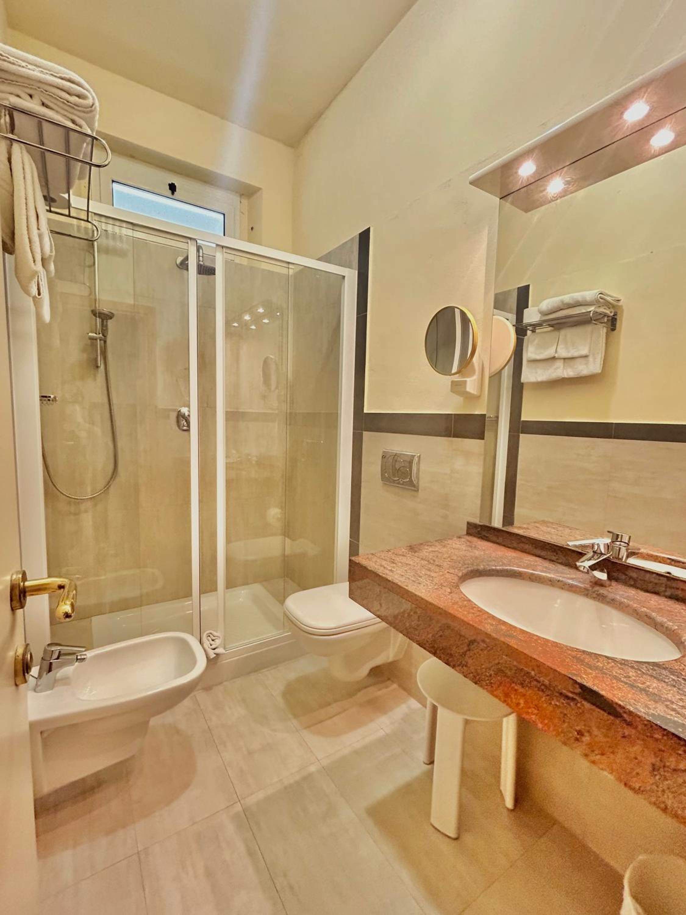 Classic Triple Room - Photo 7
