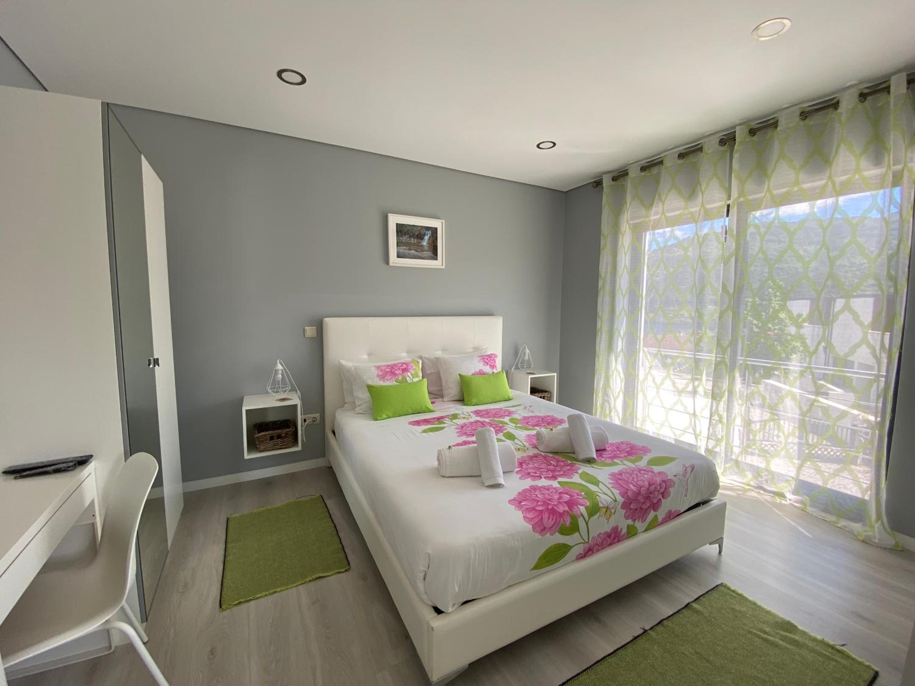 One-Bedroom Apartment - Photo 15