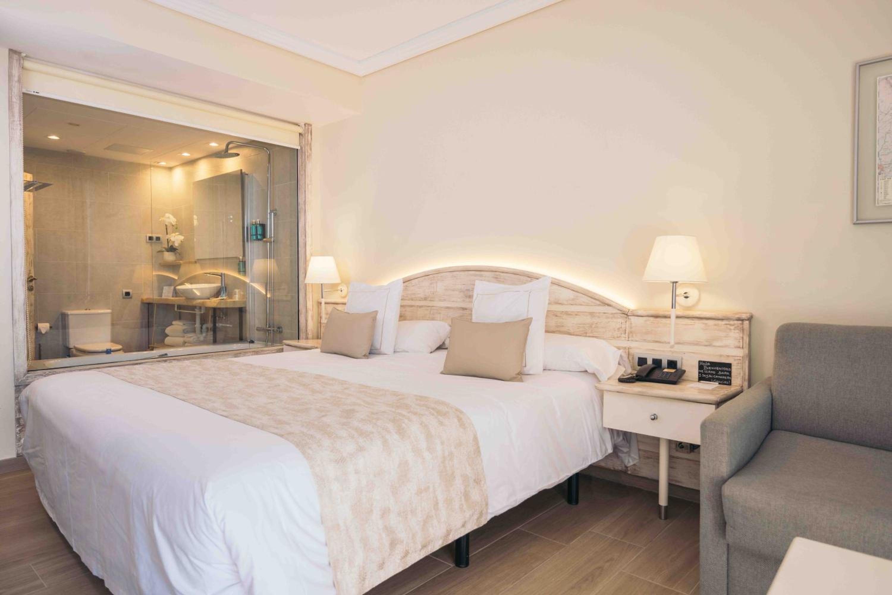 Double Room with Canal View - Photo 1