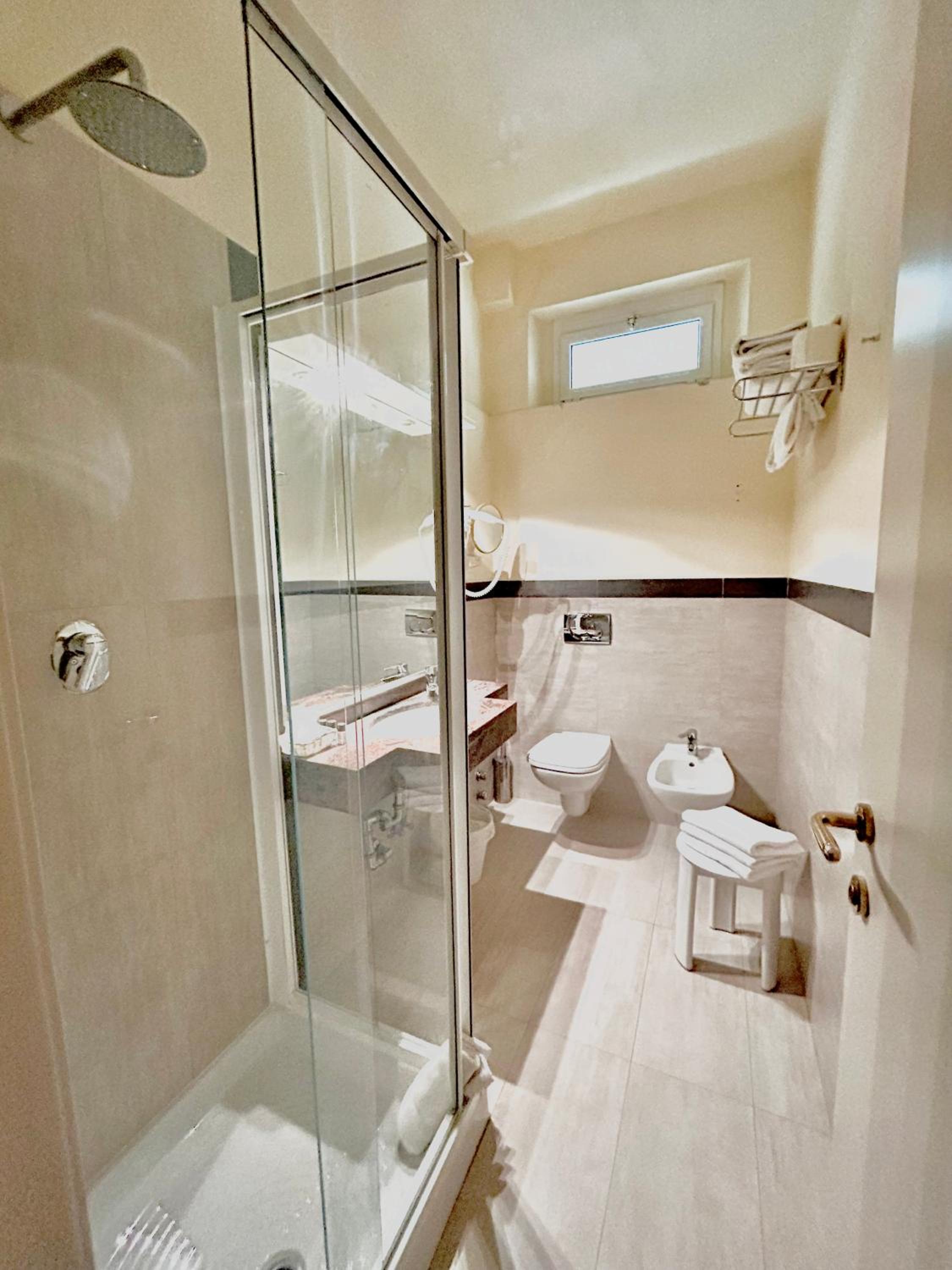Classic Triple Room - Photo 10