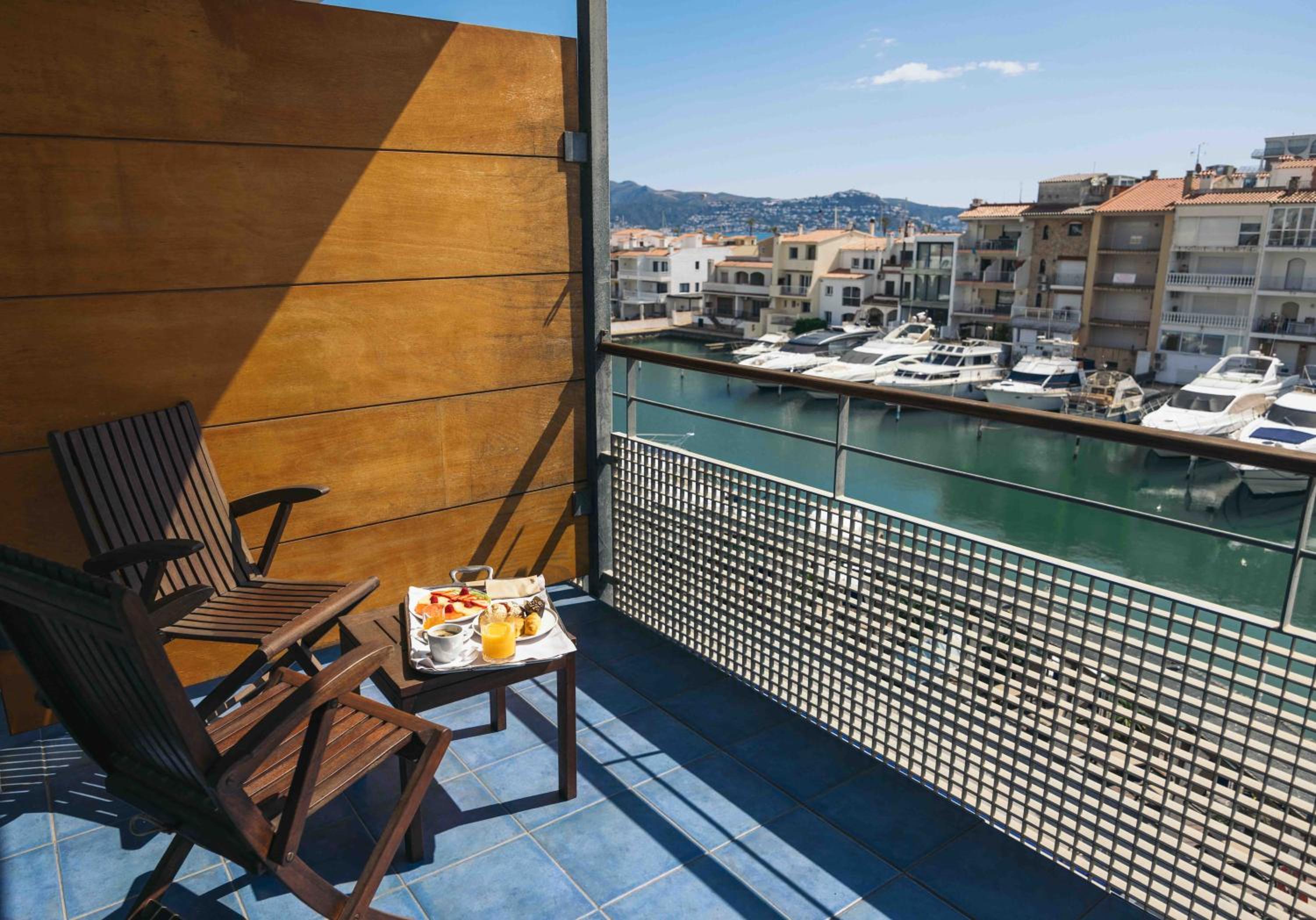 Double Room with Canal View - Photo 12
