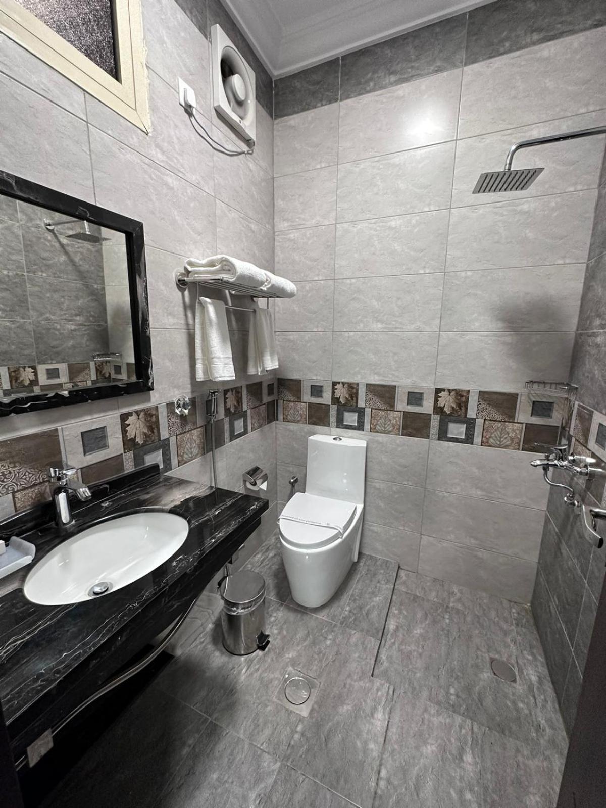 Deluxe Suite - Photo 2