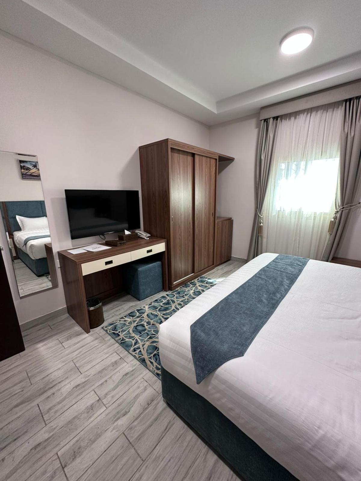 Junior Suite with Mountain View photo 3
