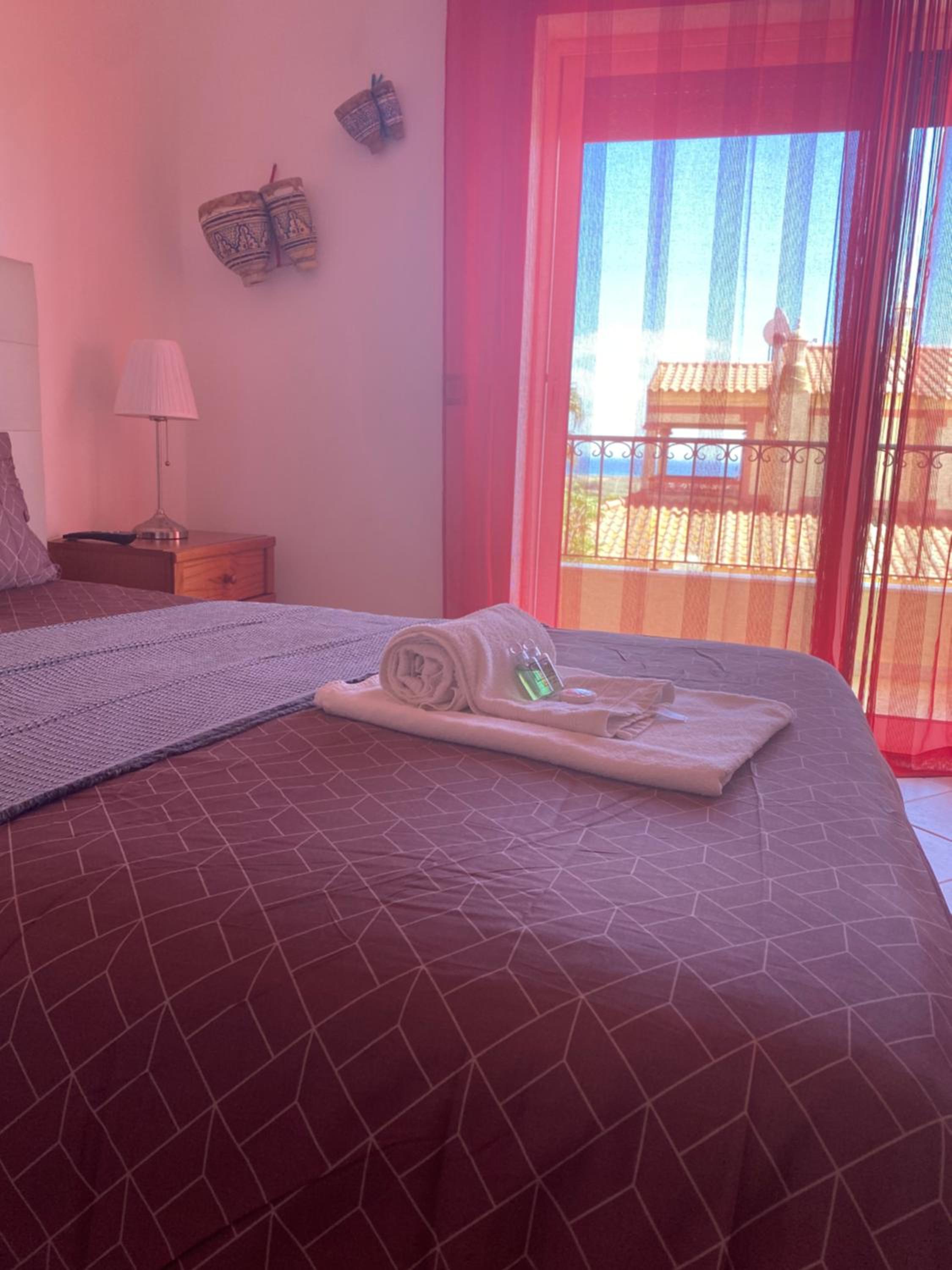 Double or Twin Room with Shared Bathroom photo 2